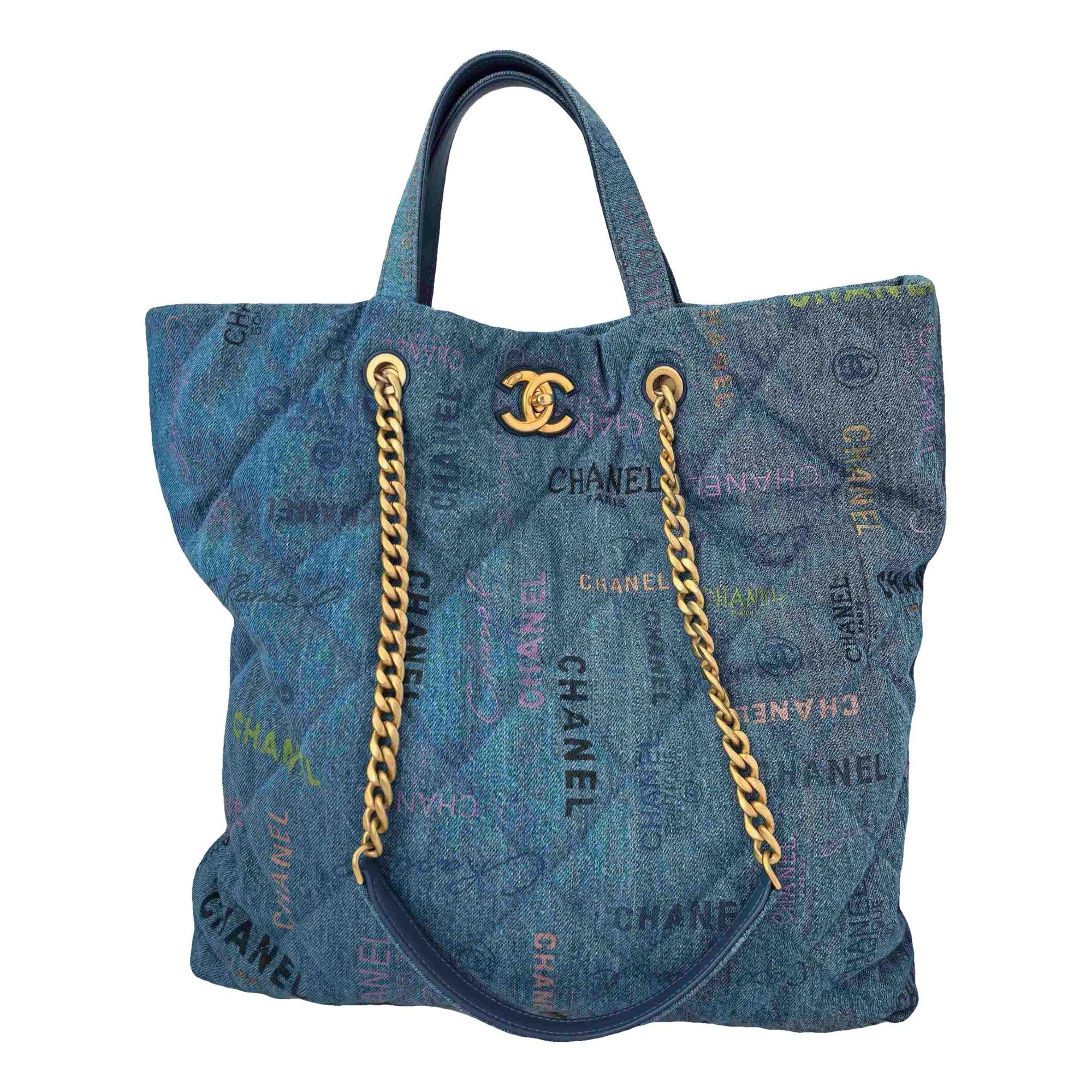 Chanel 22 handbag