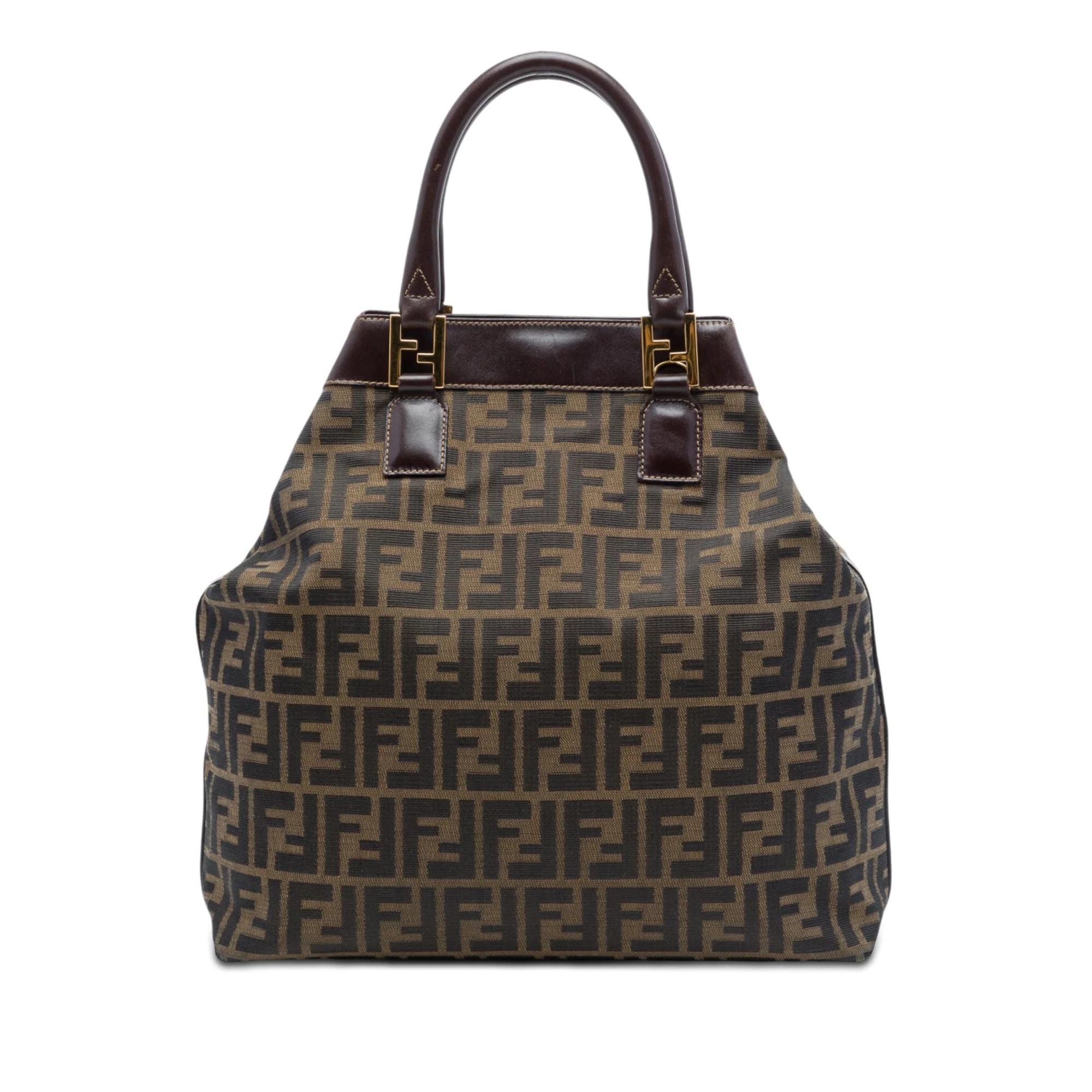 Pocket leather tote