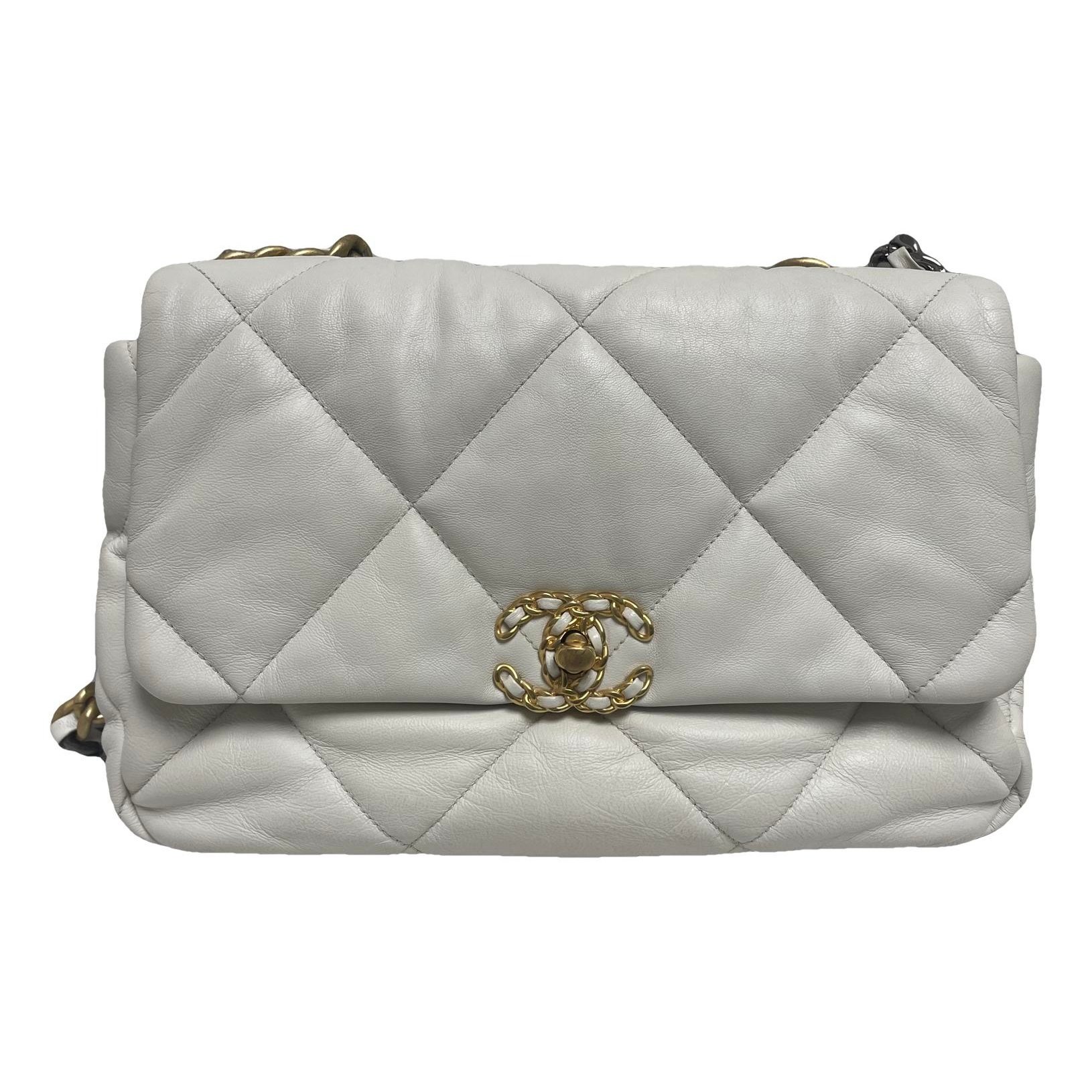Chanel 19 leather handbag