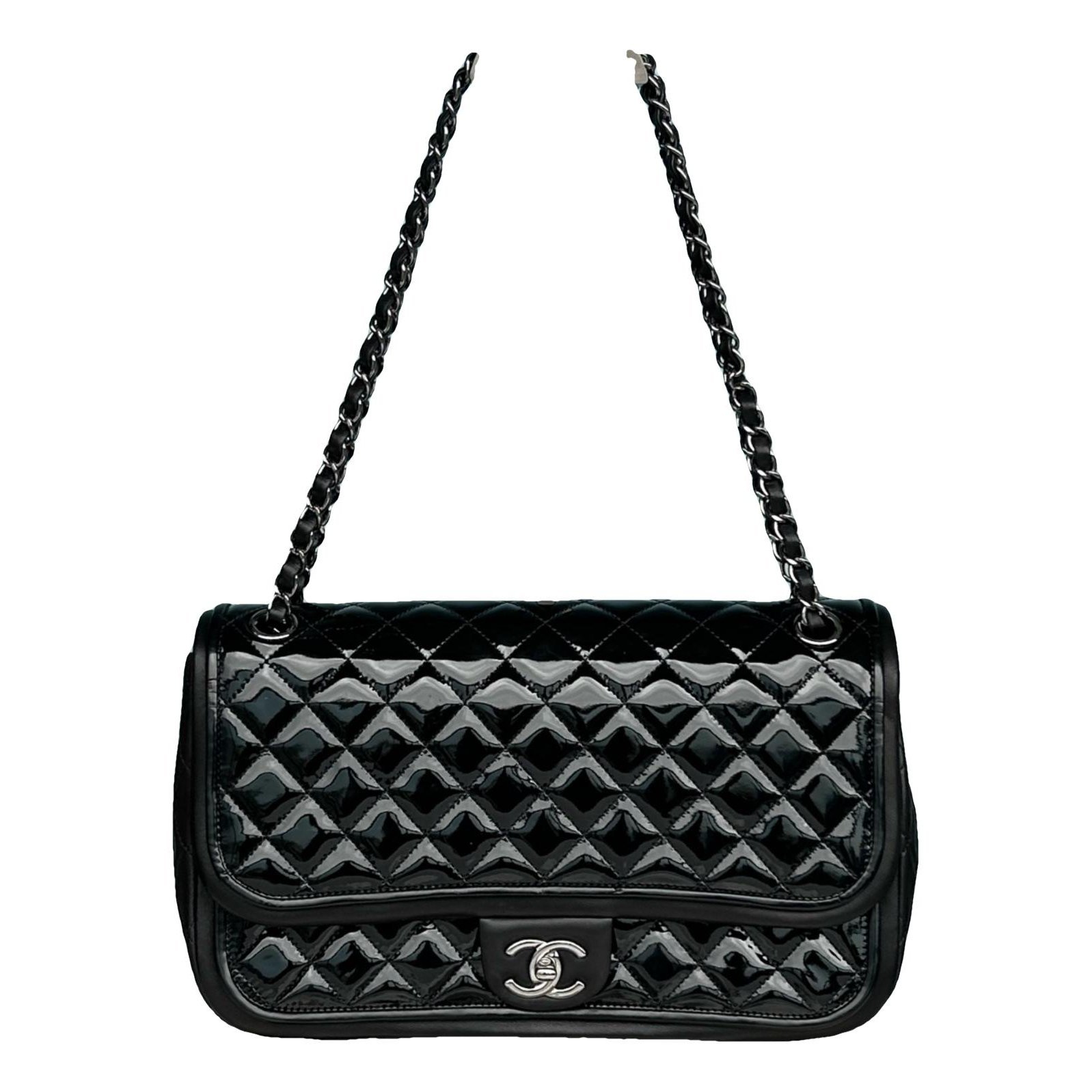 Timeless/Classique patent leather crossbody bag