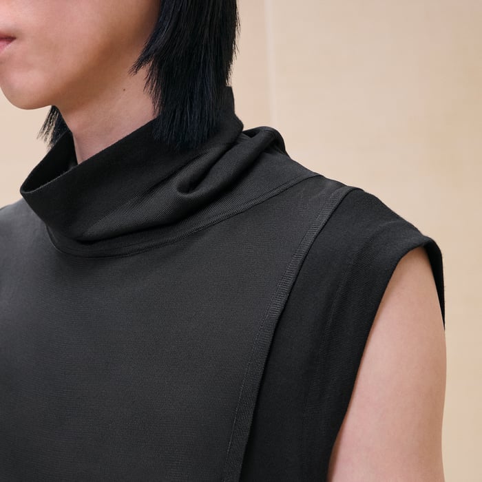 Noir "Decadre Laine & Soie" High-collar Sleeveless Sweater