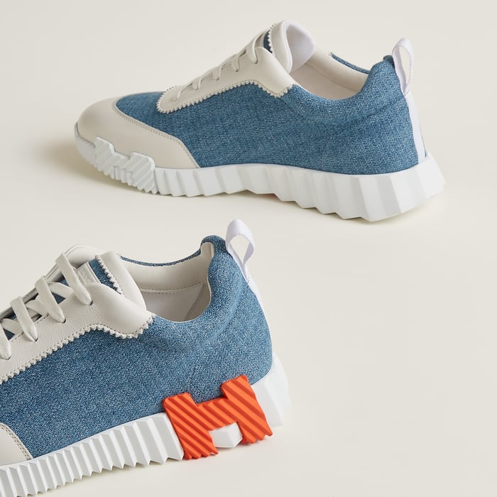 Bouncing Sneaker