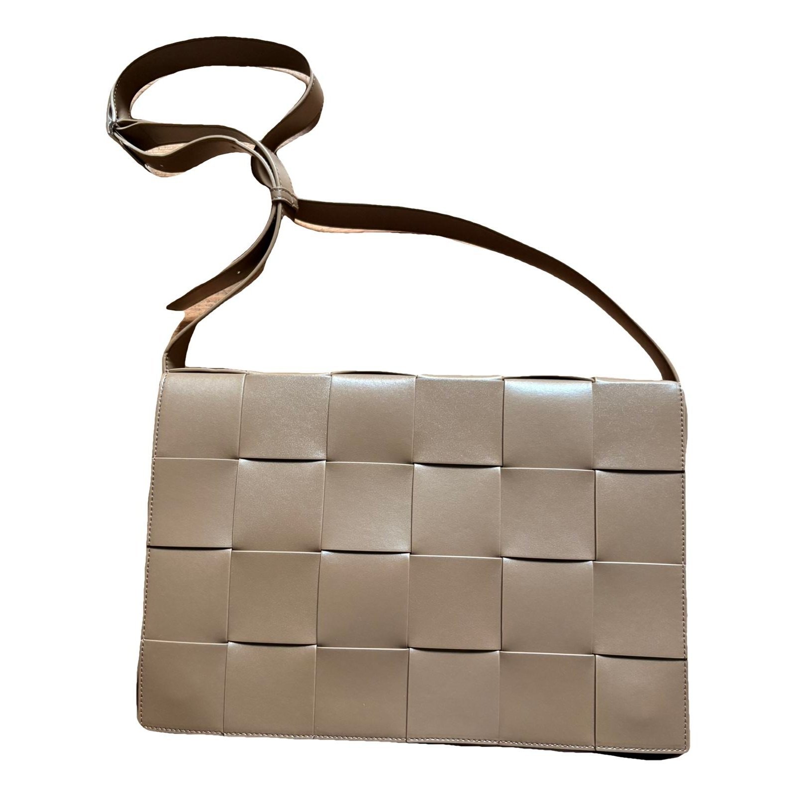 Cassette leather crossbody bag