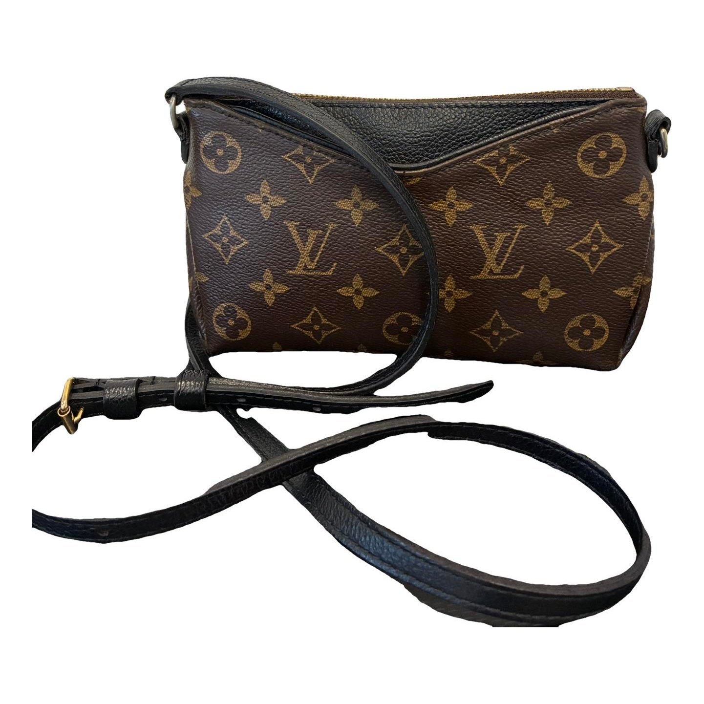Pochette Accessoire leather handbag