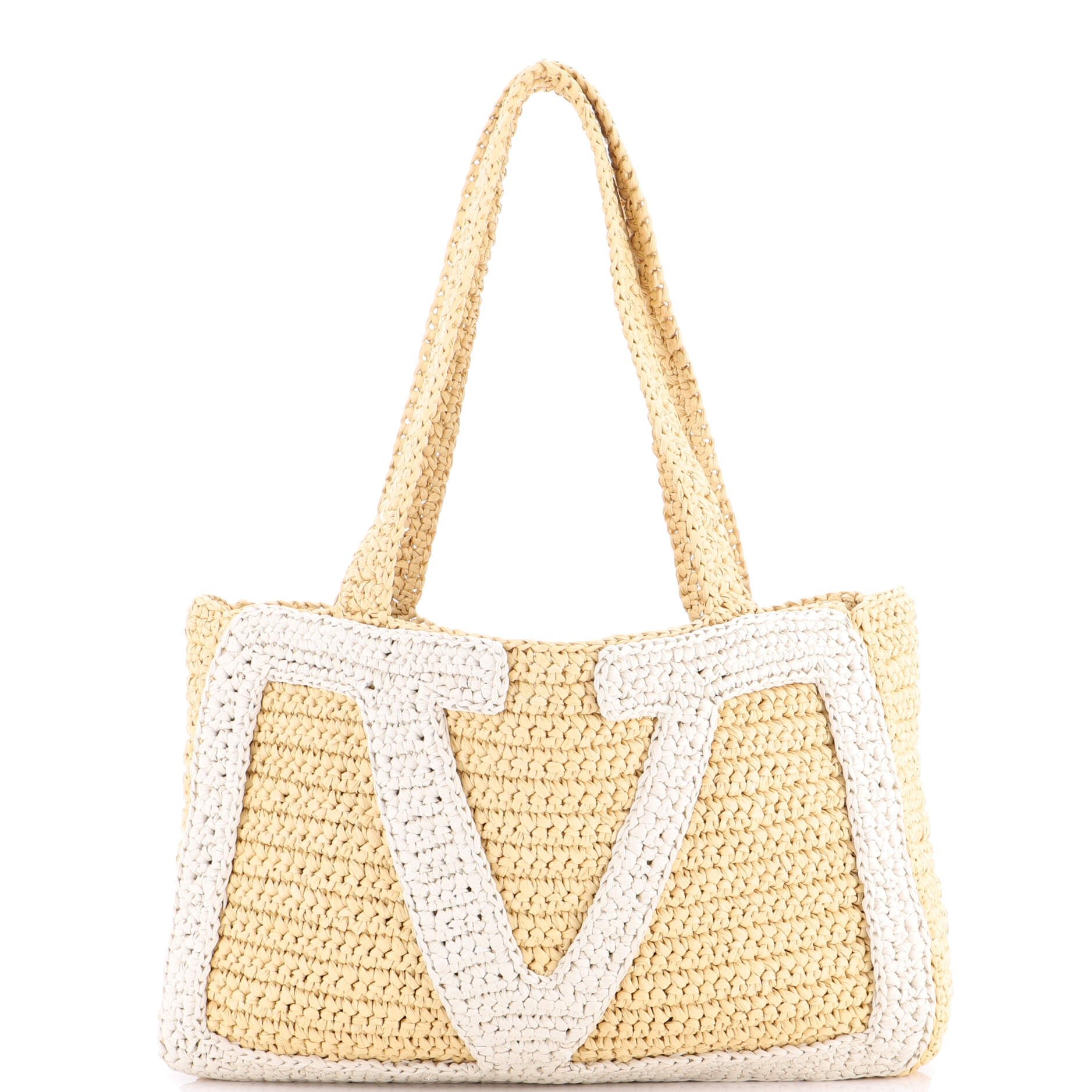 Valentino Garavani Superstar Shopping Tote Raffia Medium