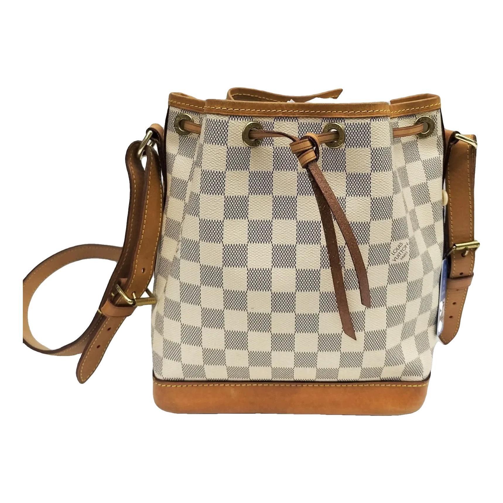 Nano Noé leather handbag