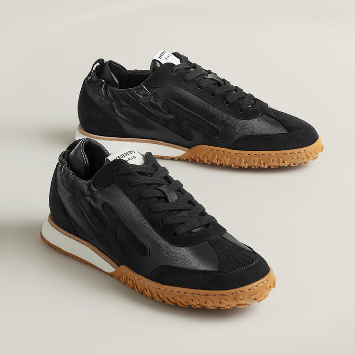 Noir Jet Sneaker
