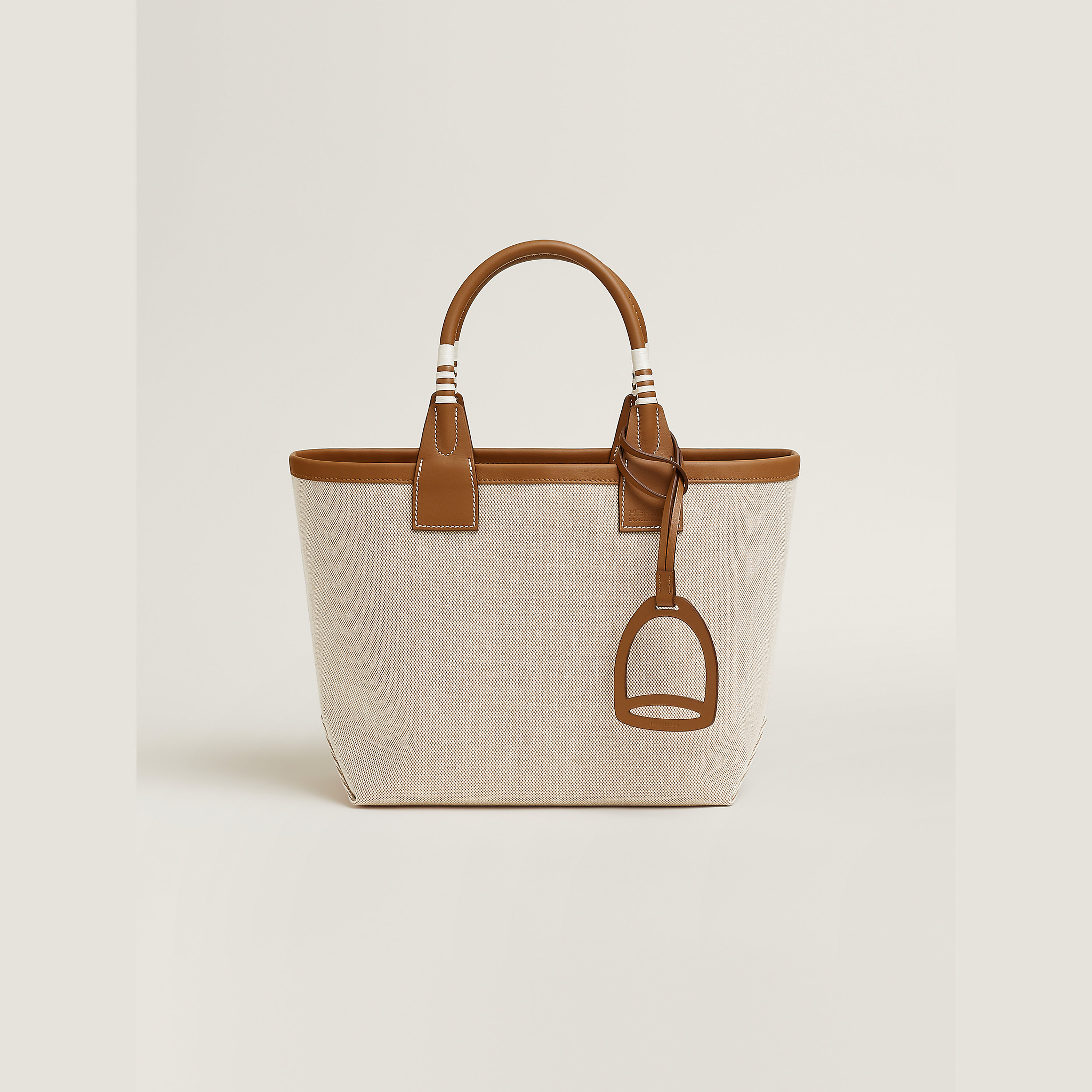 Steeple 25 bag