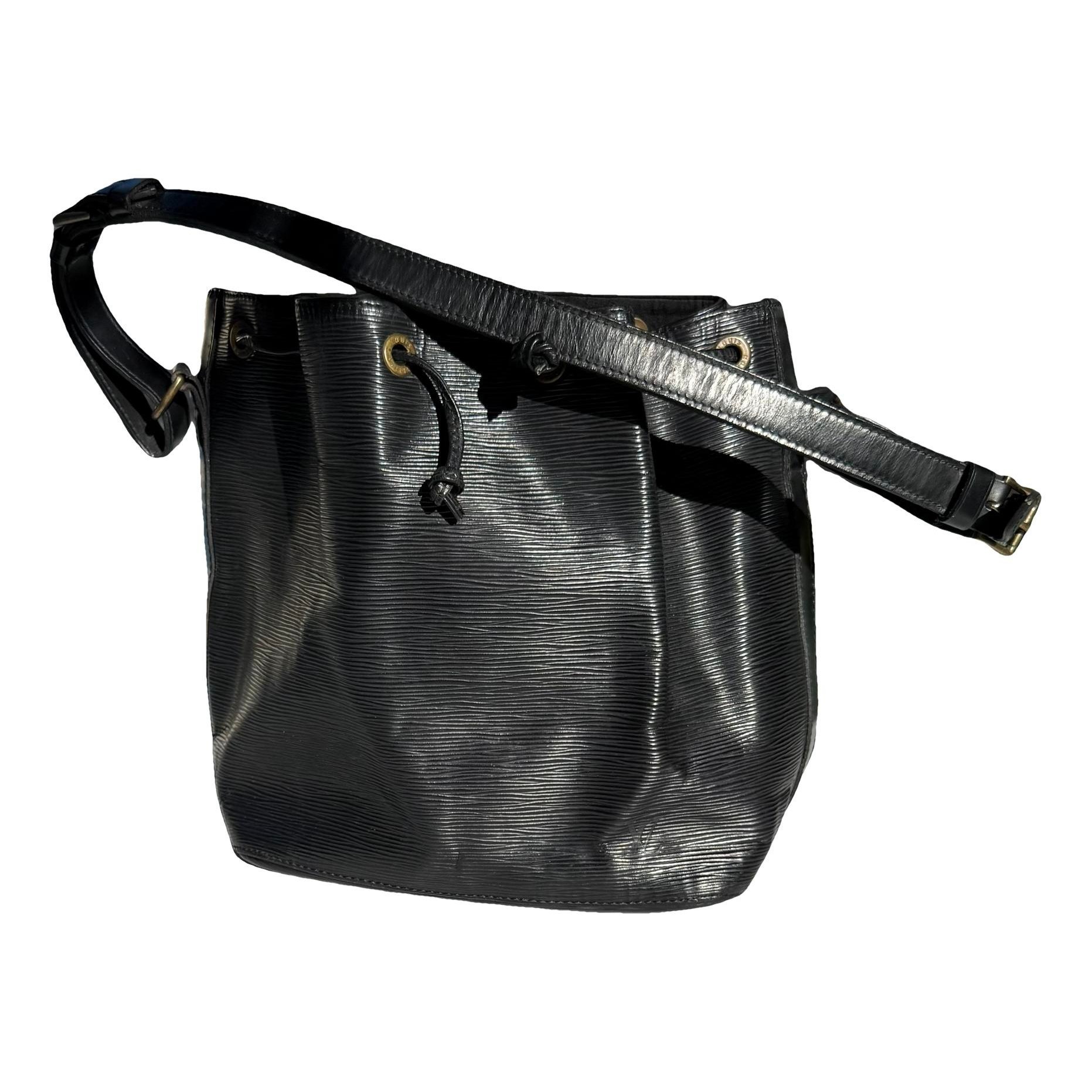 Noé leather handbag