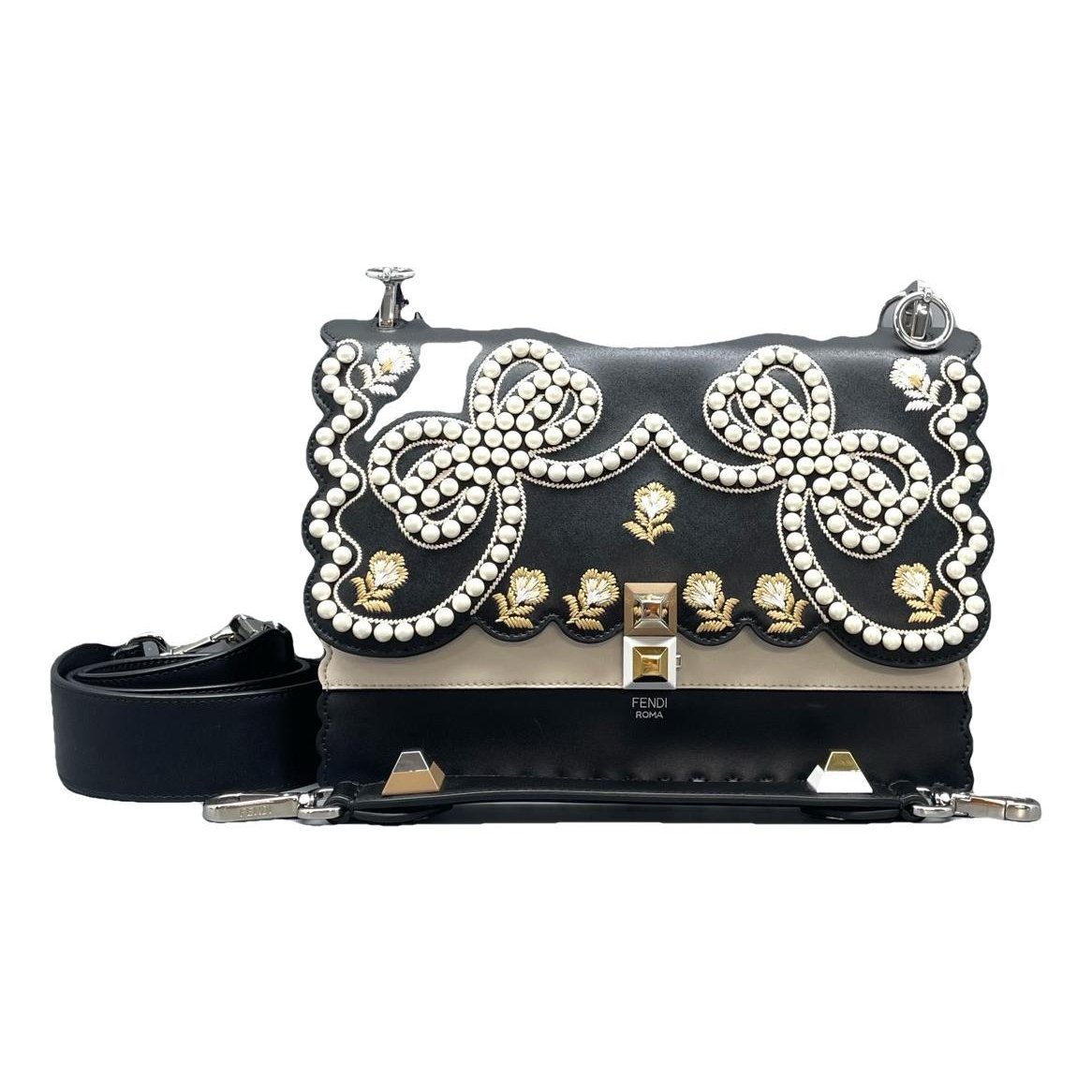 Kan I leather handbag