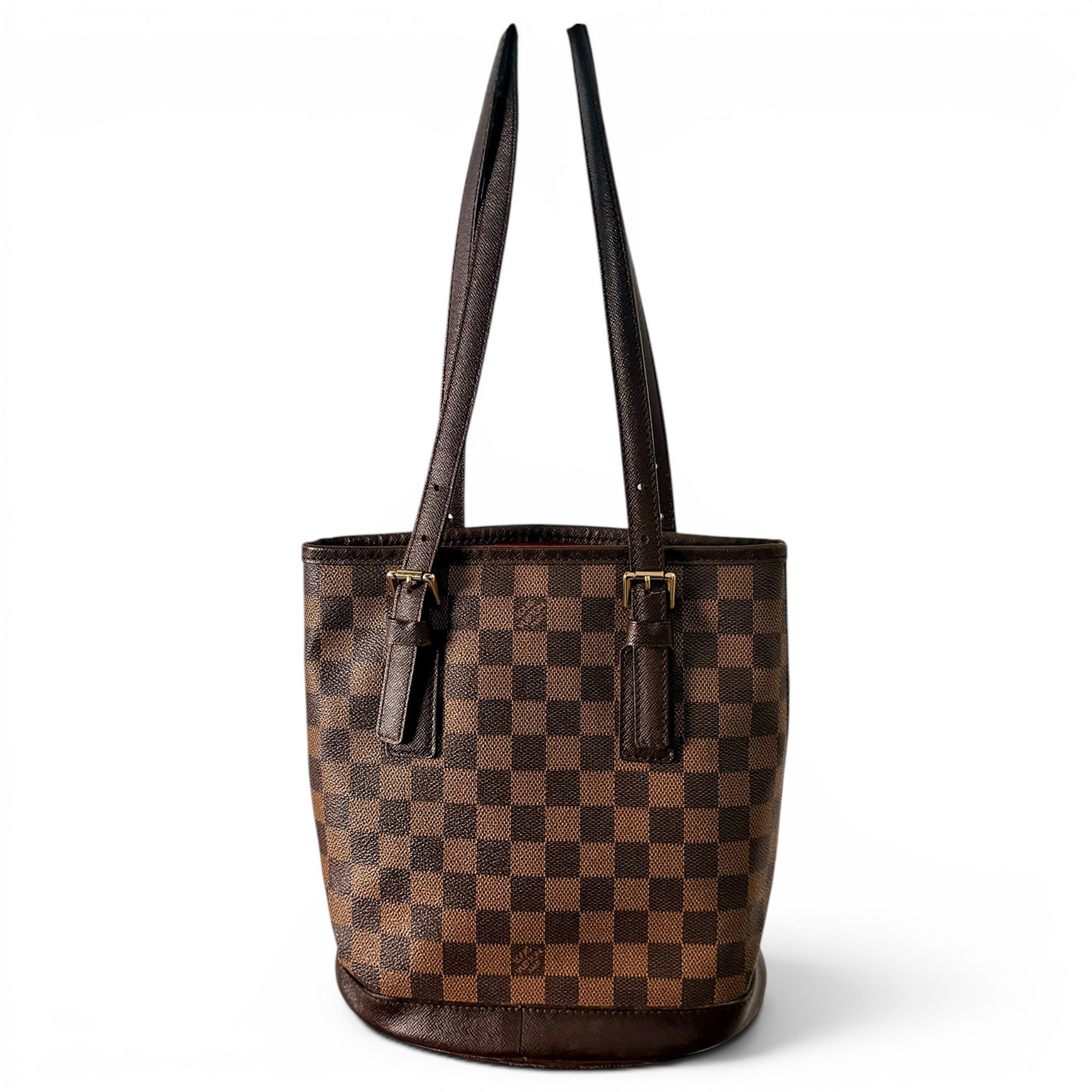 Bucket leather handbag