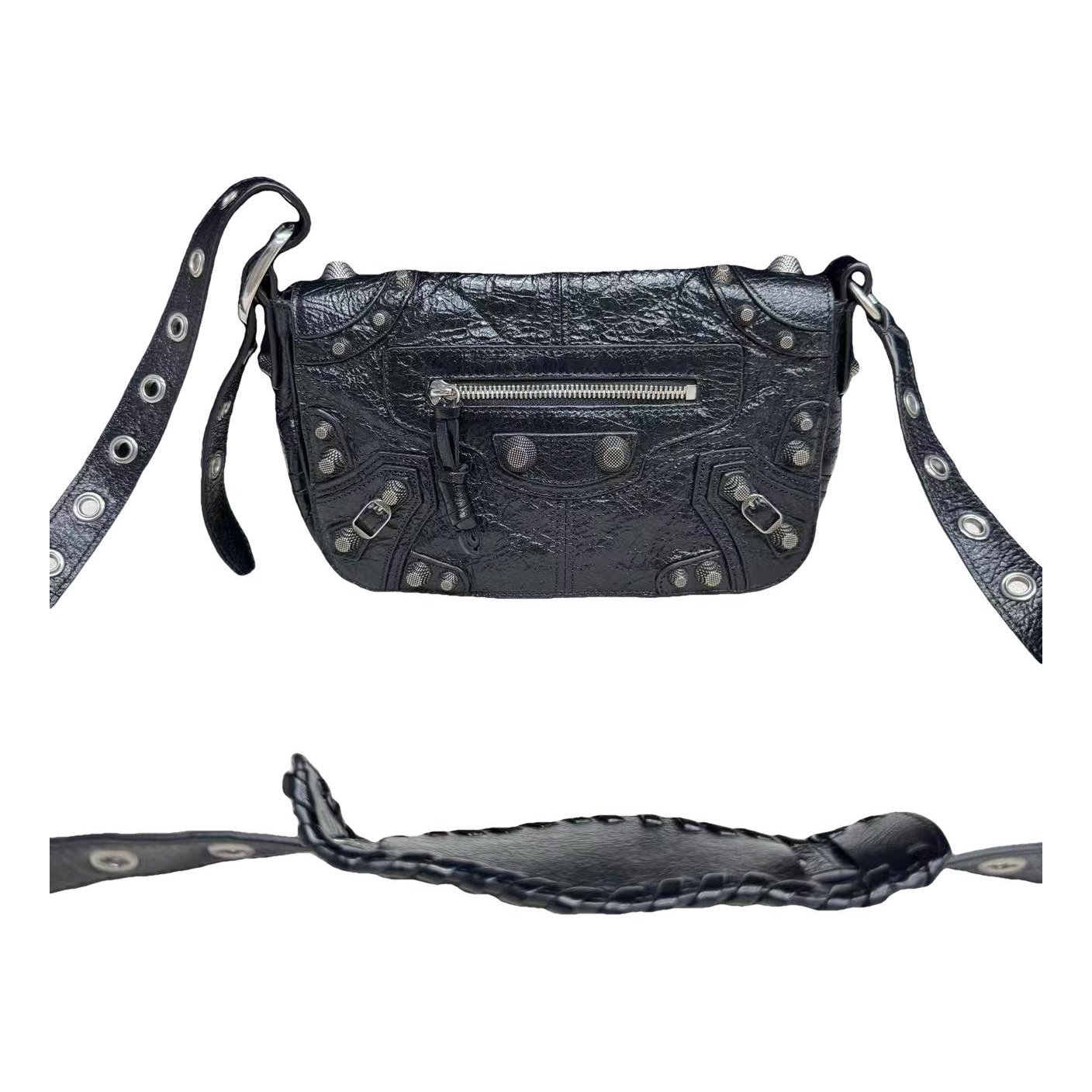 Le Cagole leather crossbody bag