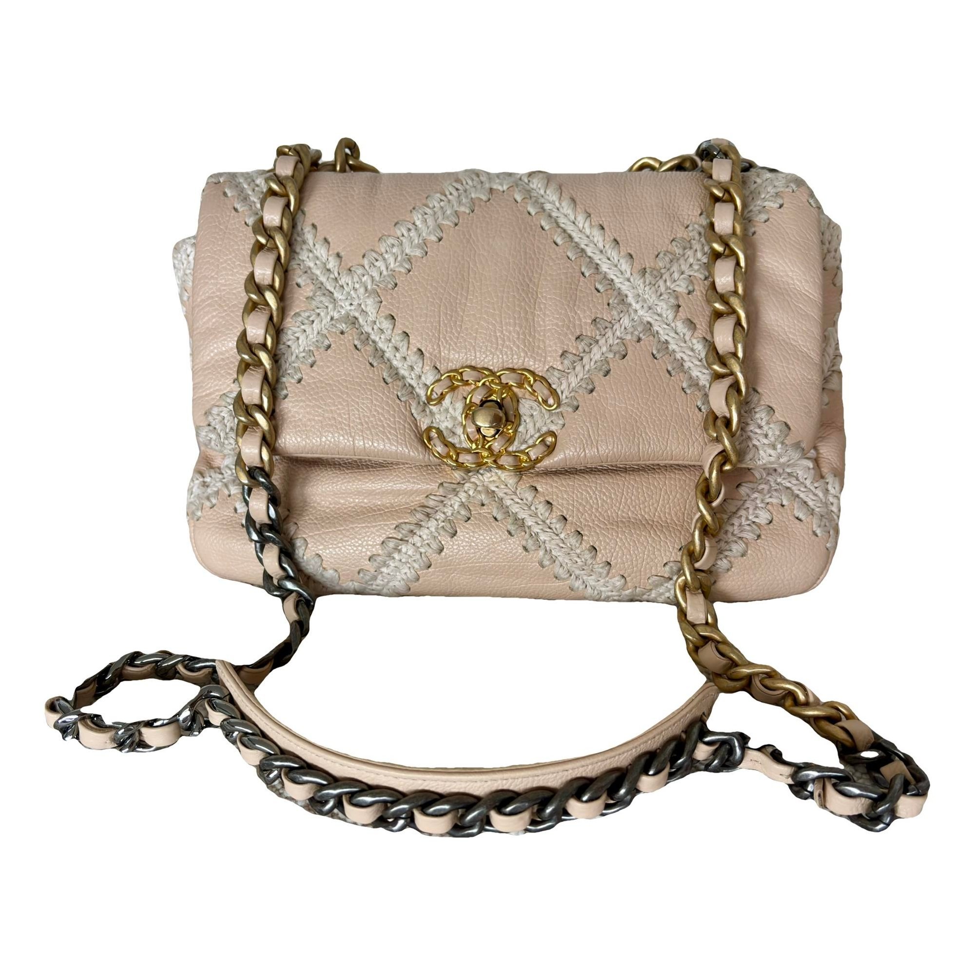 Chanel 19 leather handbag