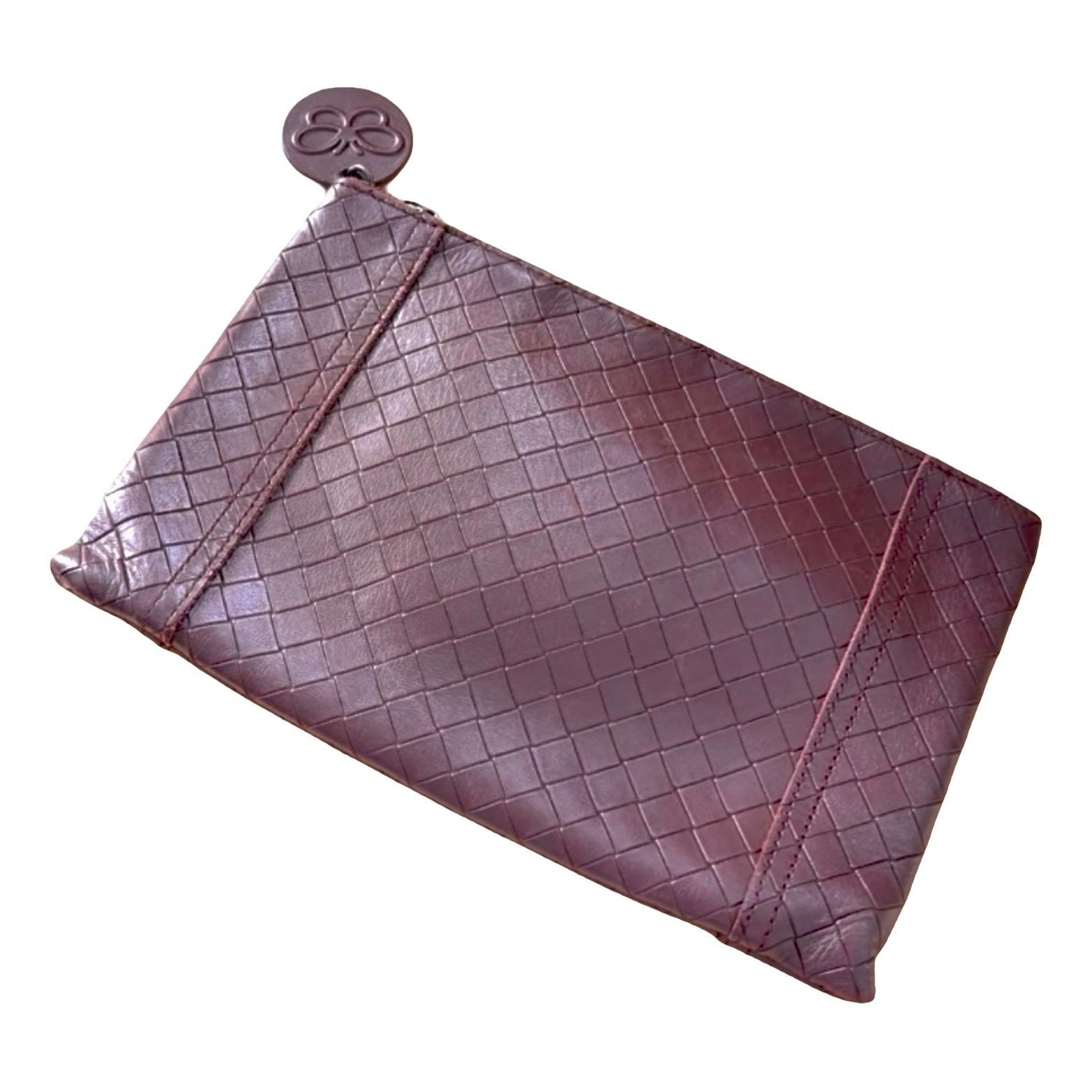 Pouch leather travel bag