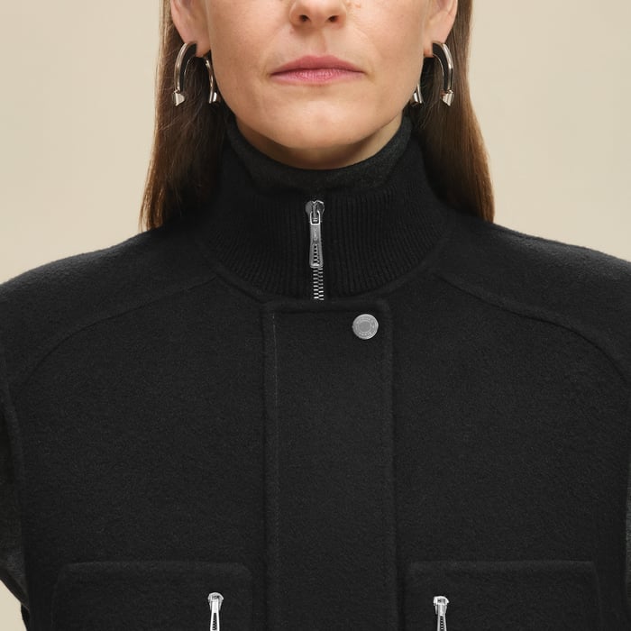 Noir Sleeveless Short Bomber Jacket