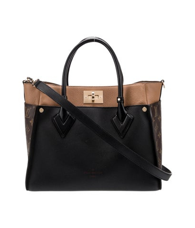 Louis Vuitton Vuitton Signature On My Side Mm