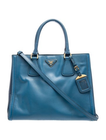 Enameled Metal Triangle Galleria Double Zip