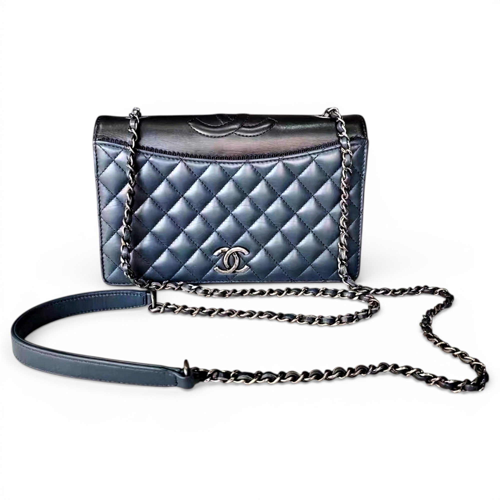 Timeless/Classique leather crossbody bag