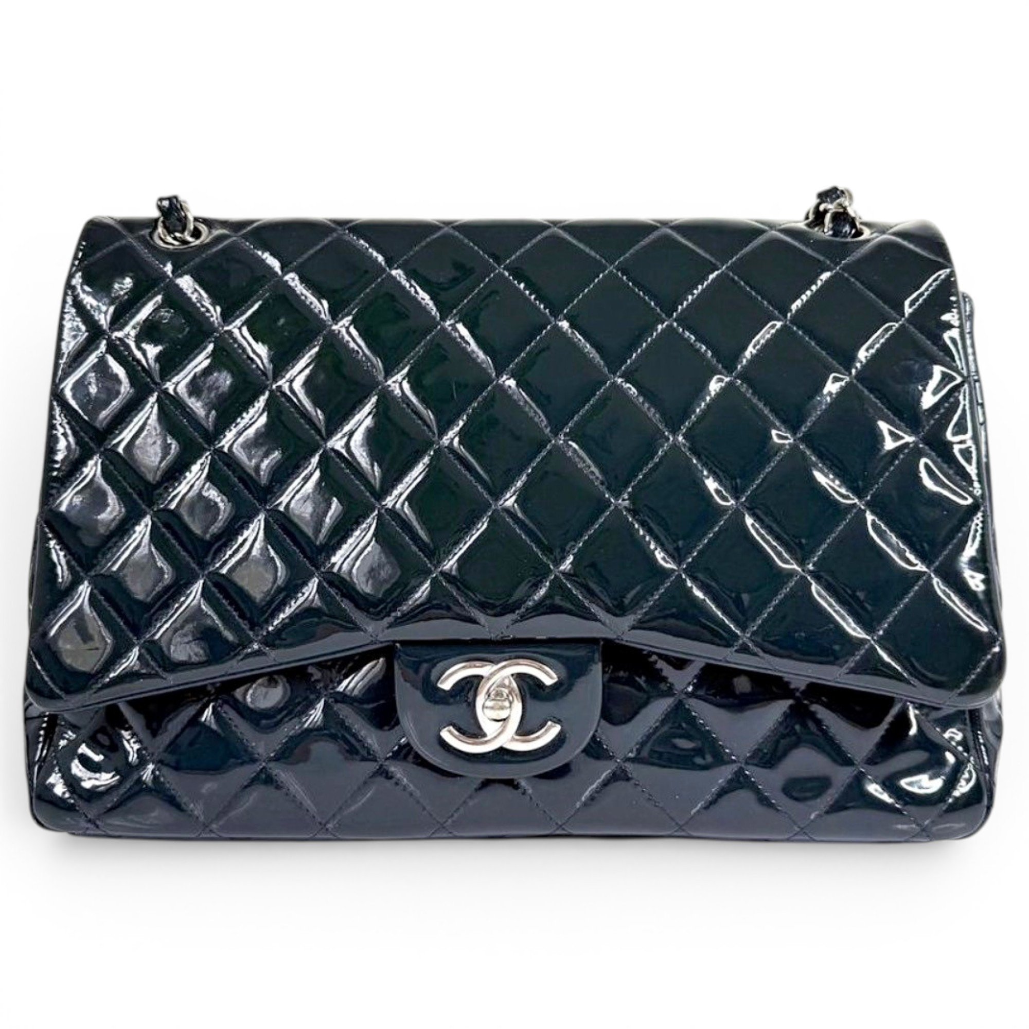 Timeless/Classique patent leather crossbody bag
