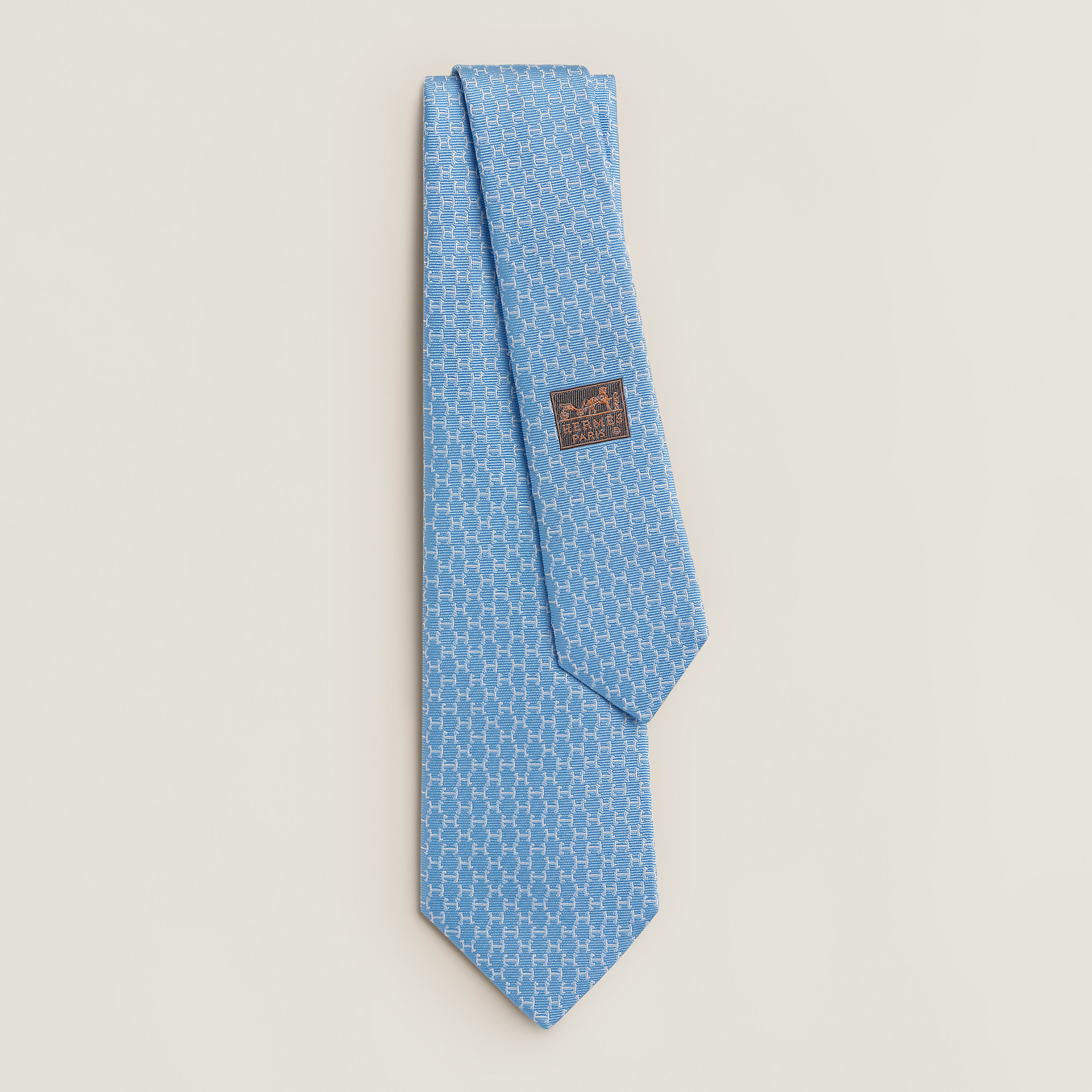 Dancing H tie
