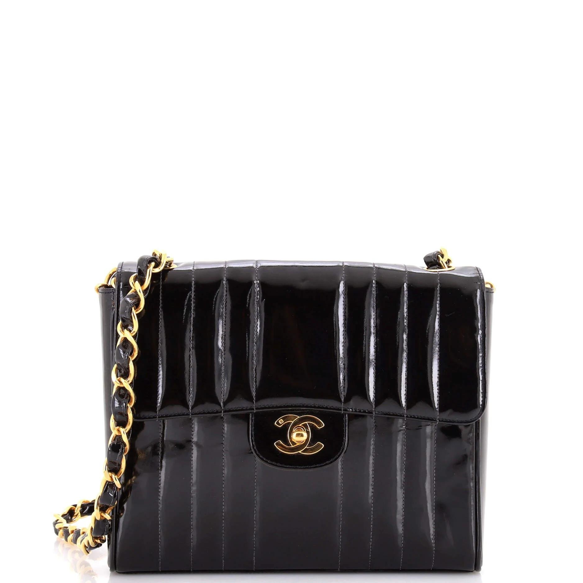 Vintage CC Chain patent leather handbag