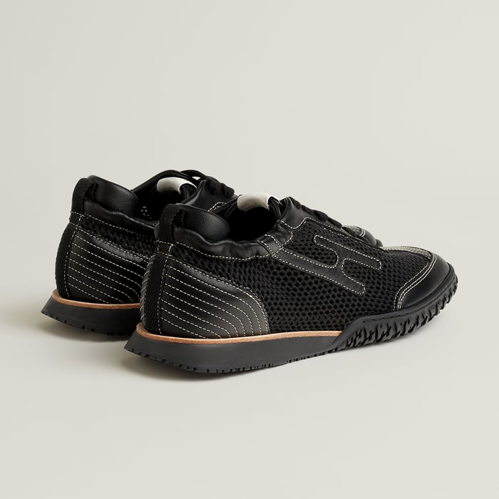 Noir Jet Sneaker