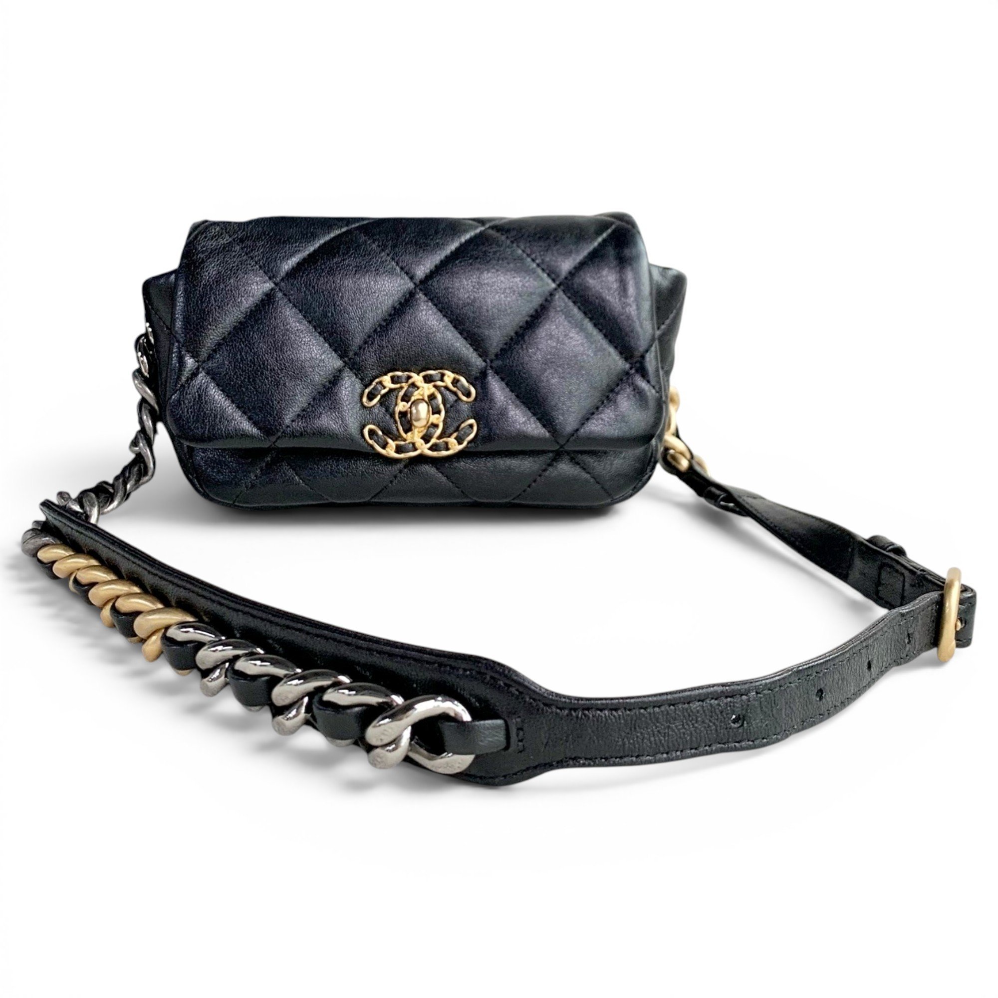 Chanel 19 leather handbag