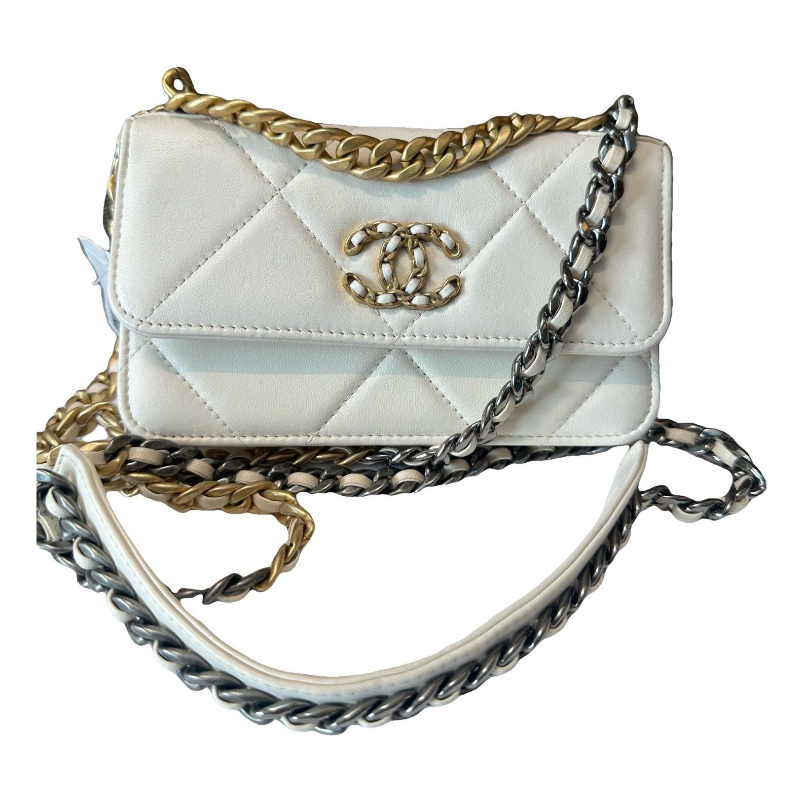 Chanel 19 leather crossbody bag