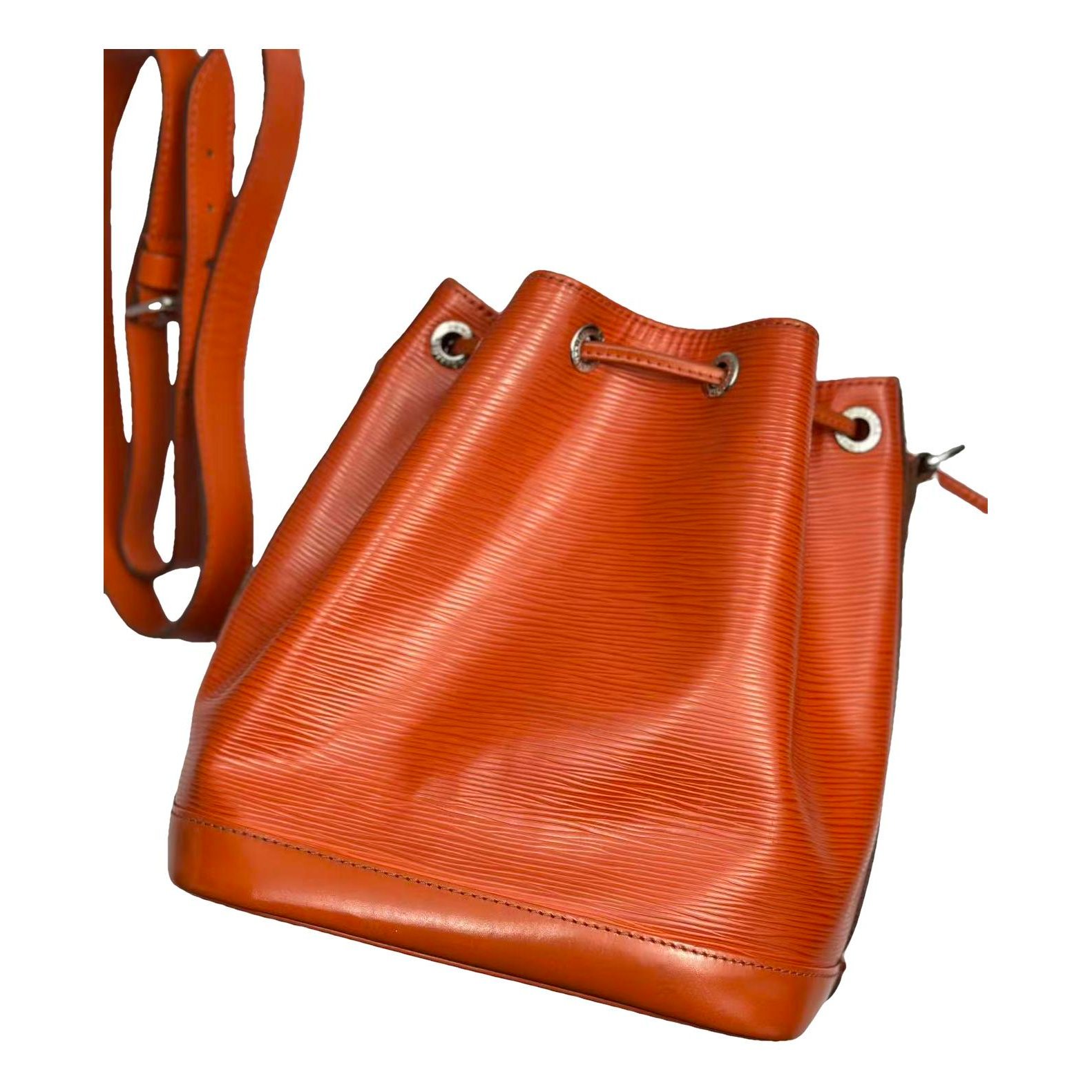 NéoNoé BB leather handbag