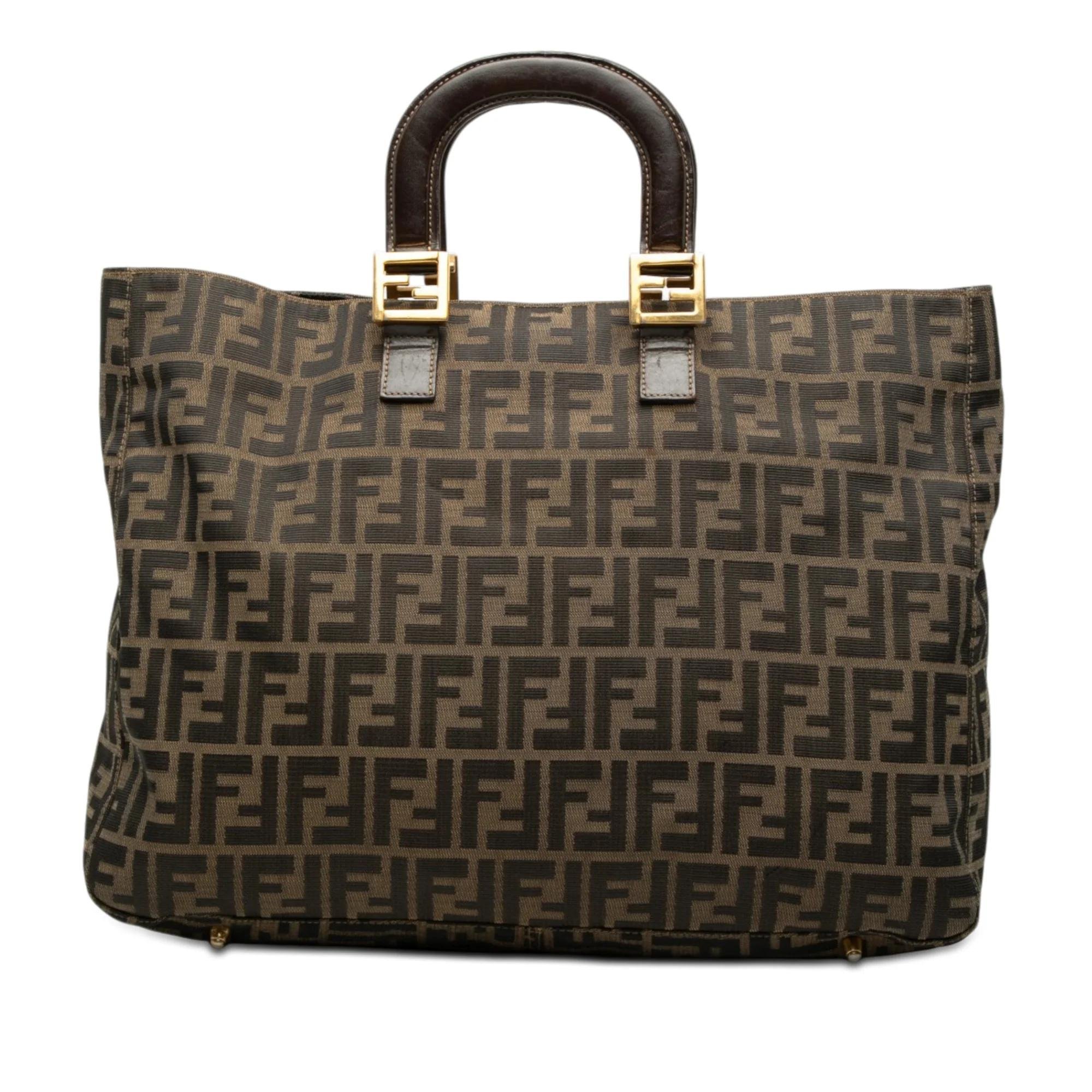 Pocket leather tote