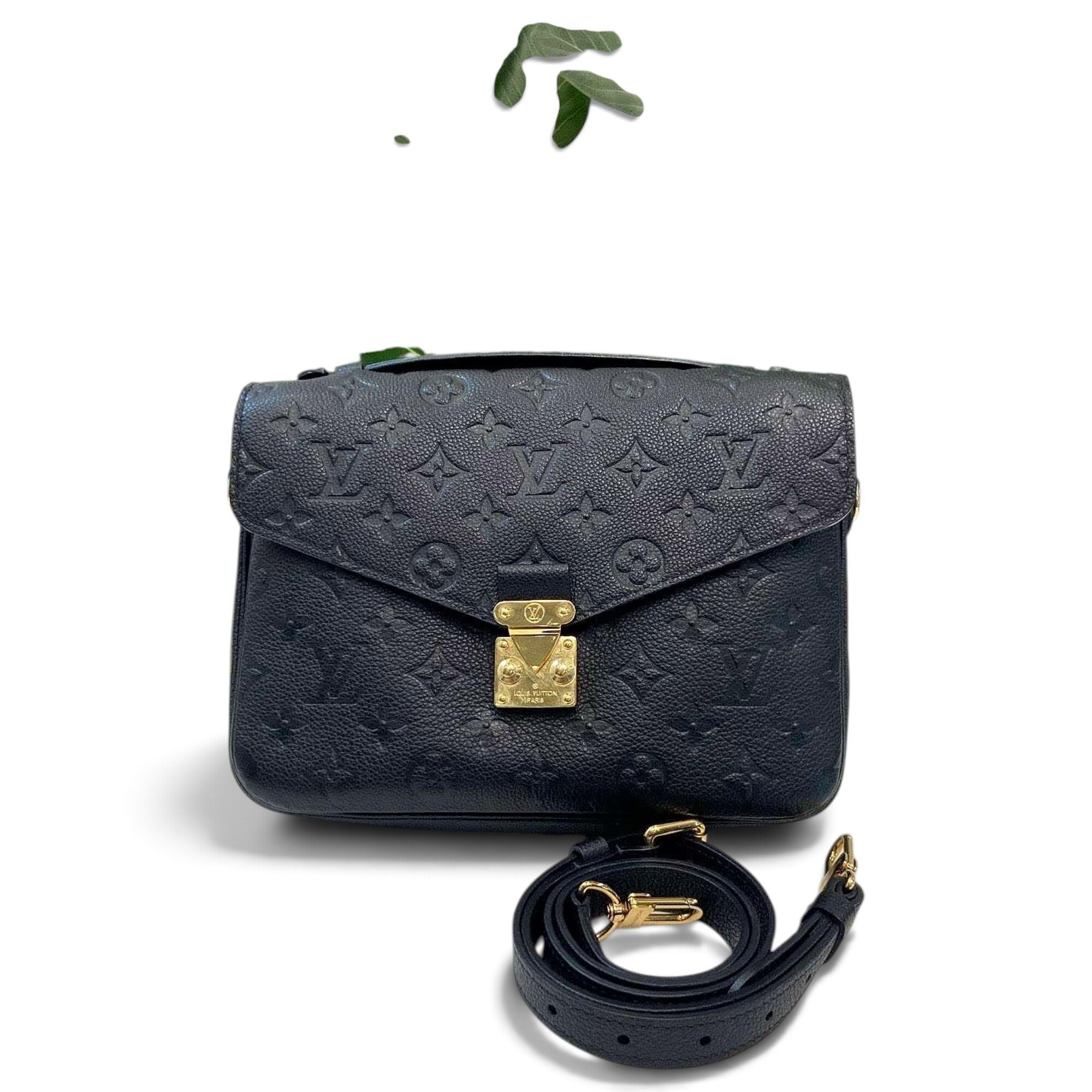 Metis leather handbag