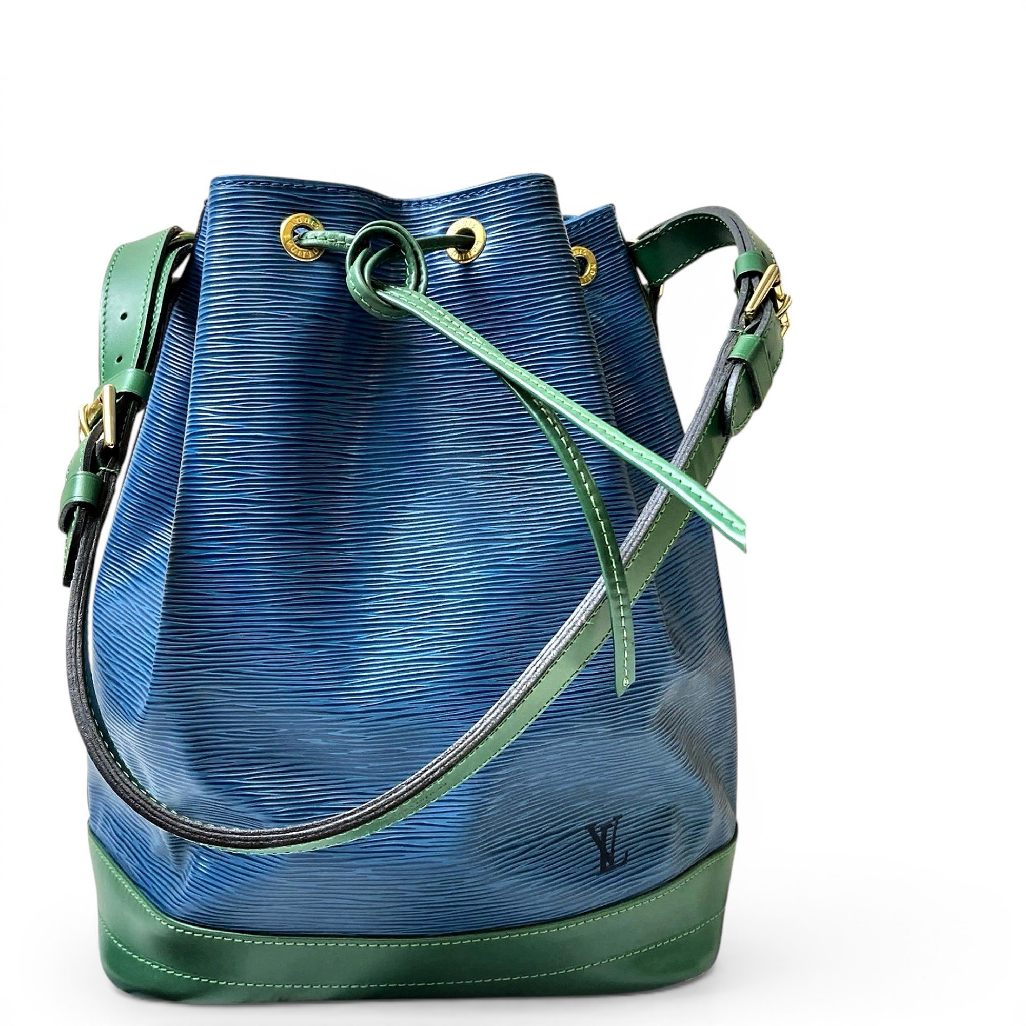 Noé leather crossbody bag