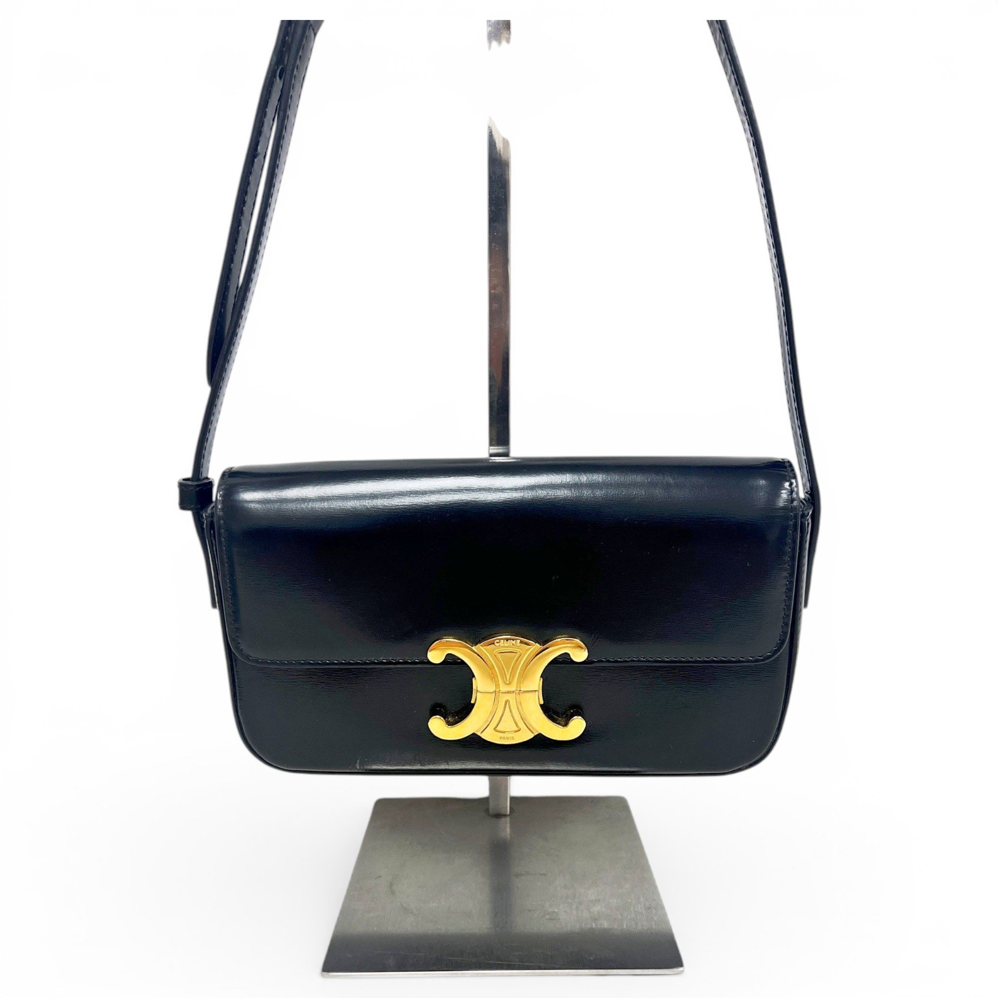Triomphe chain leather handbag