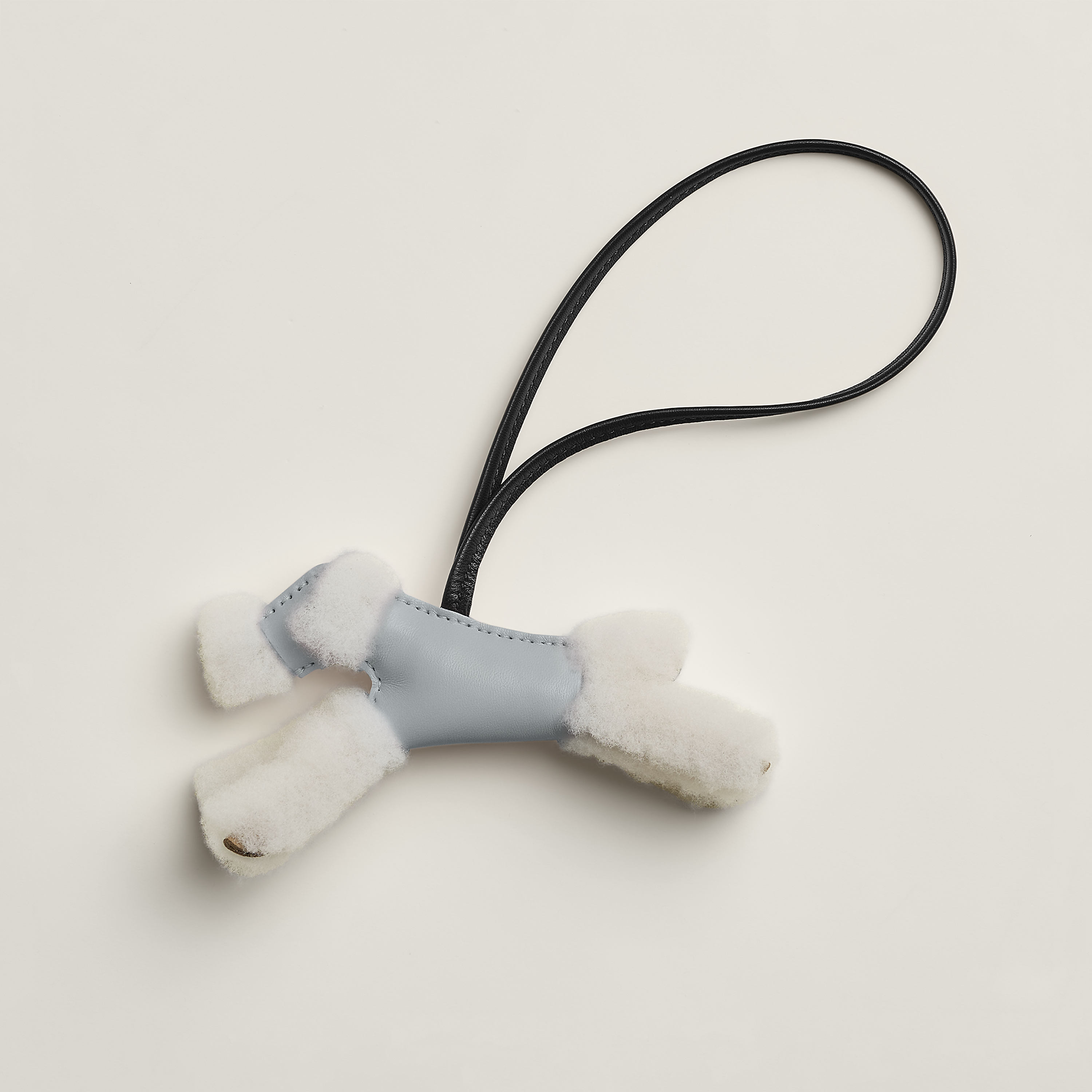 Hermès チャーム 《エルメス・バディ》 エクリュ/セレスト | BagUSeek