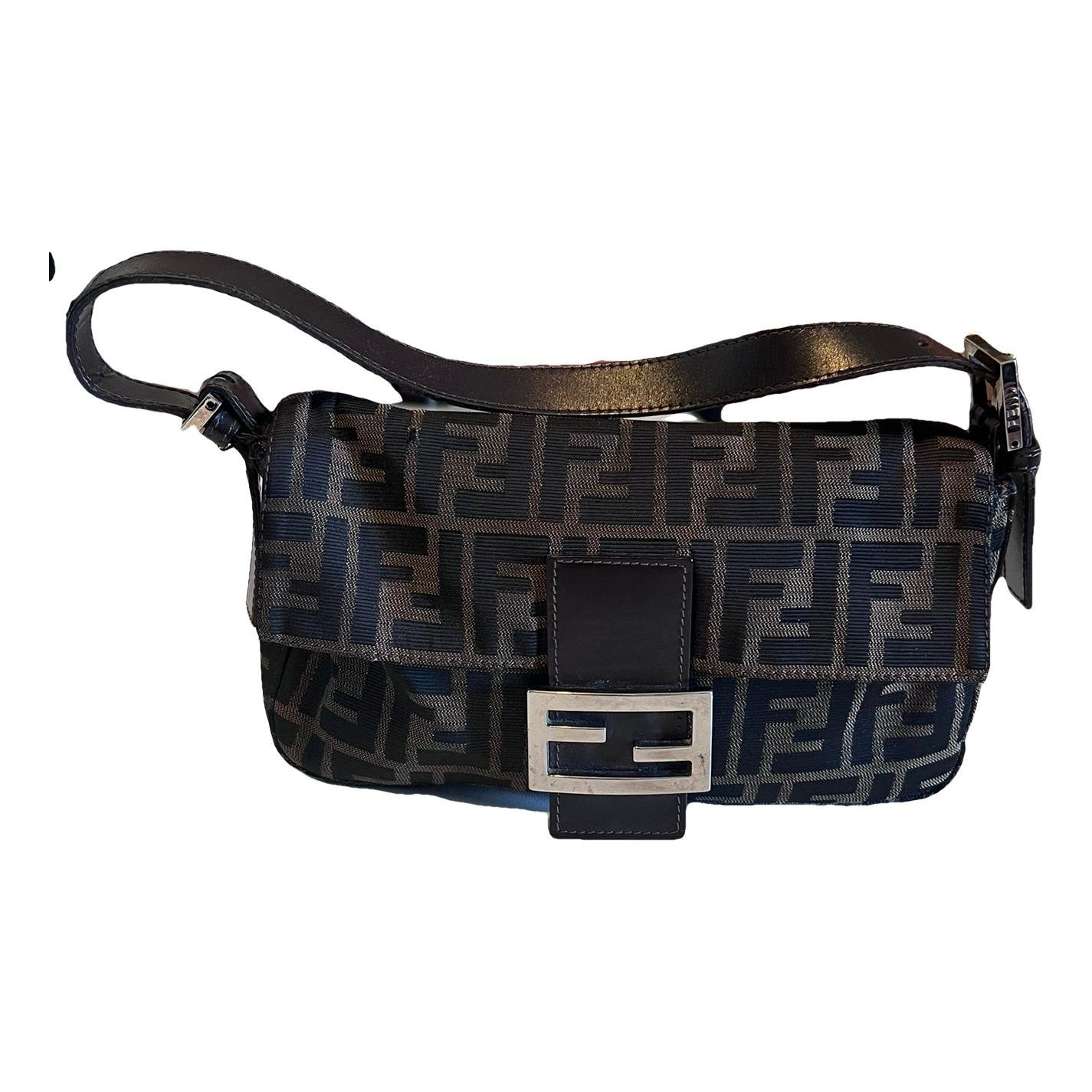 Baguette cloth clutch bag