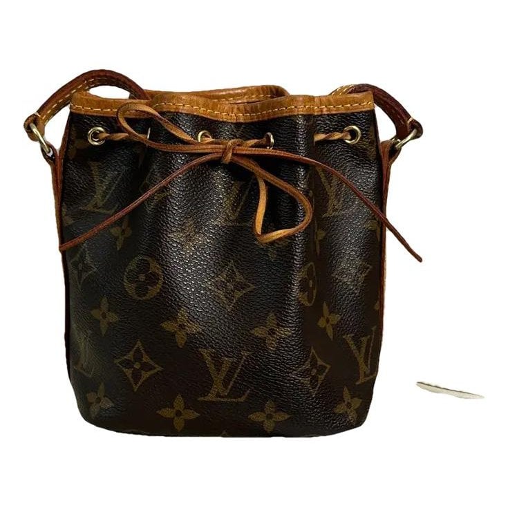 Nano Noé leather crossbody bag