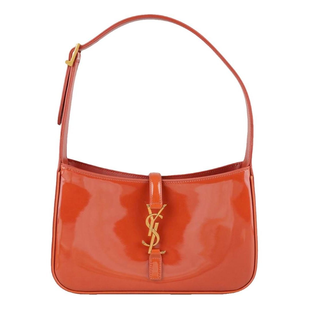 Le 5 à 7 patent leather handbag