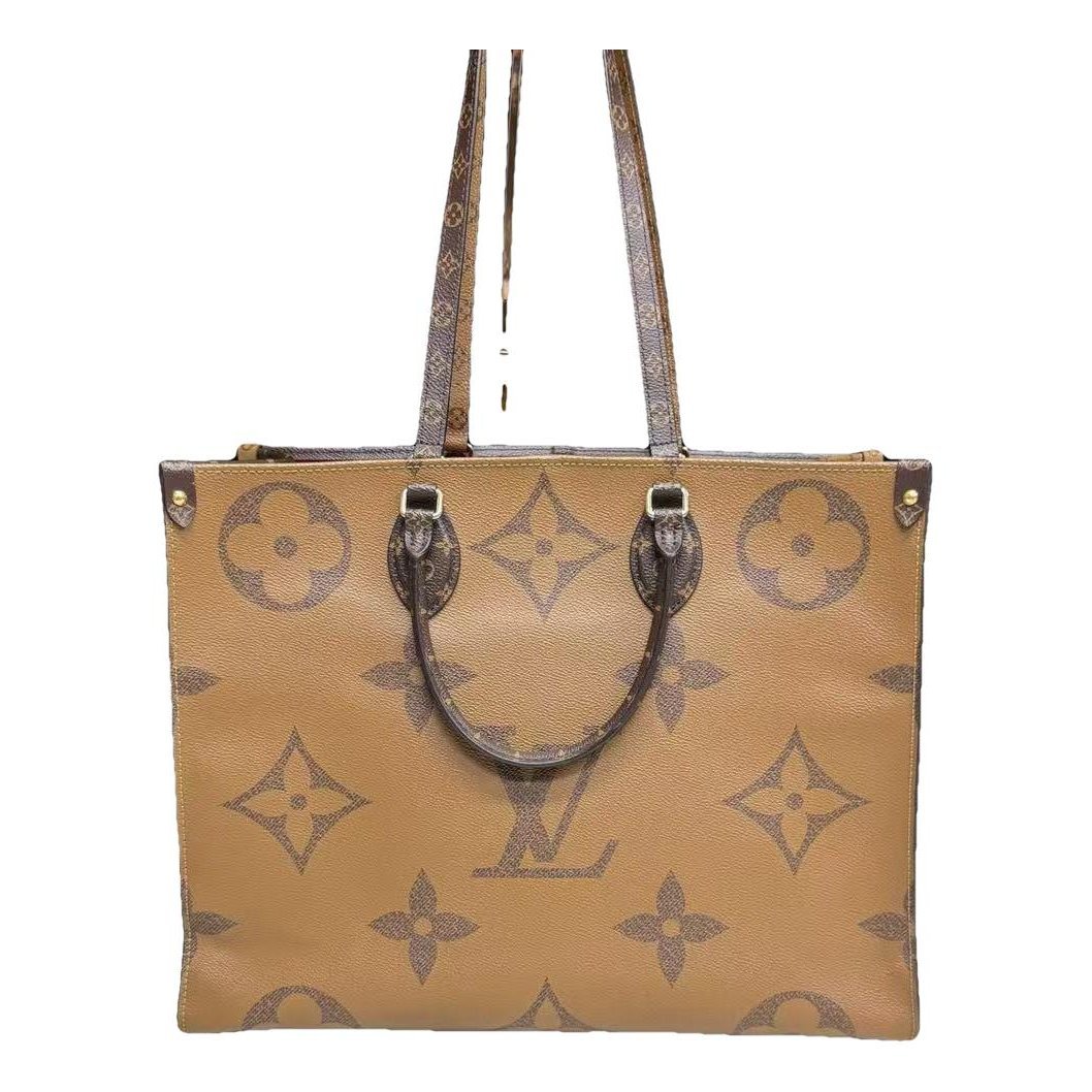 Onthego leather handbag