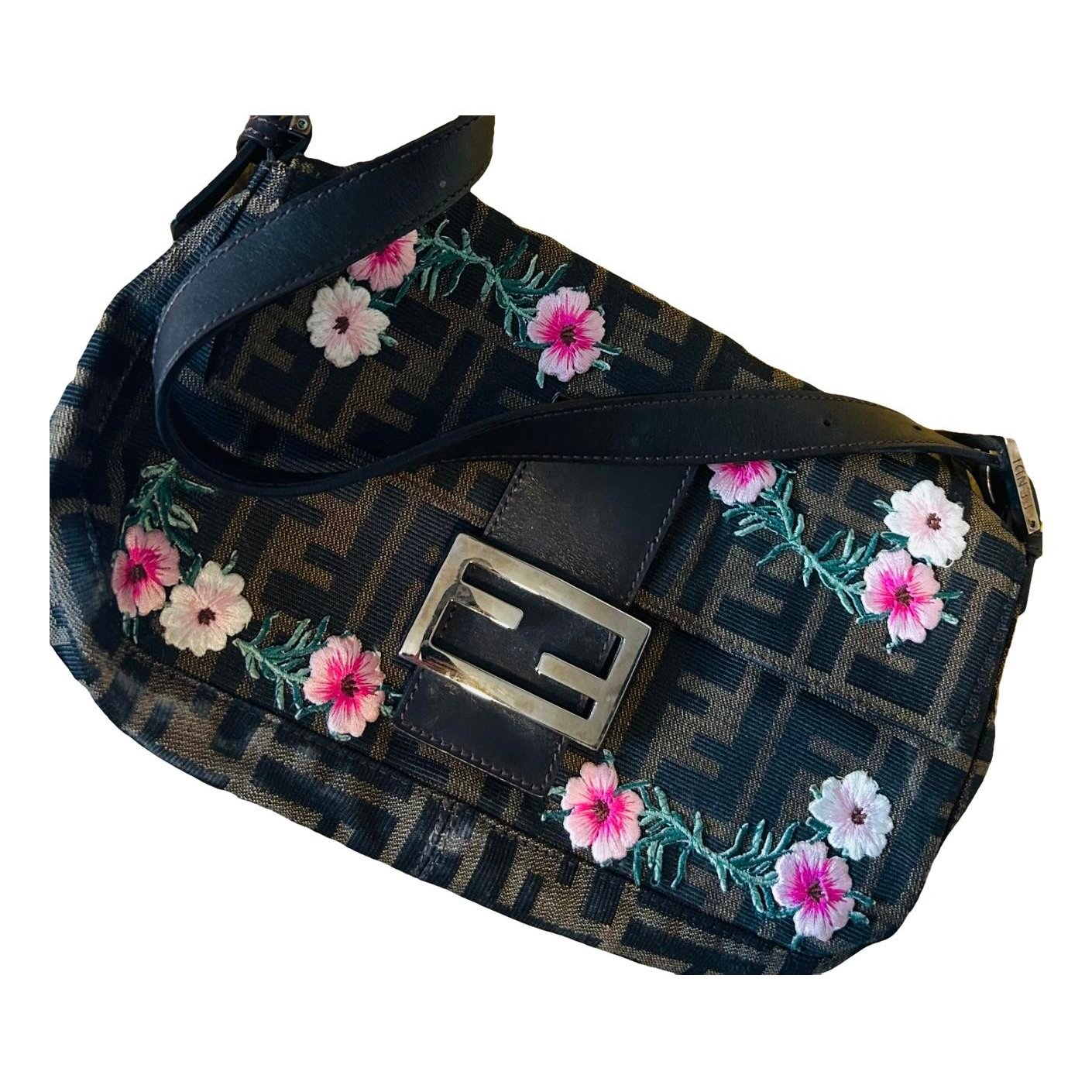Baguette cloth clutch bag