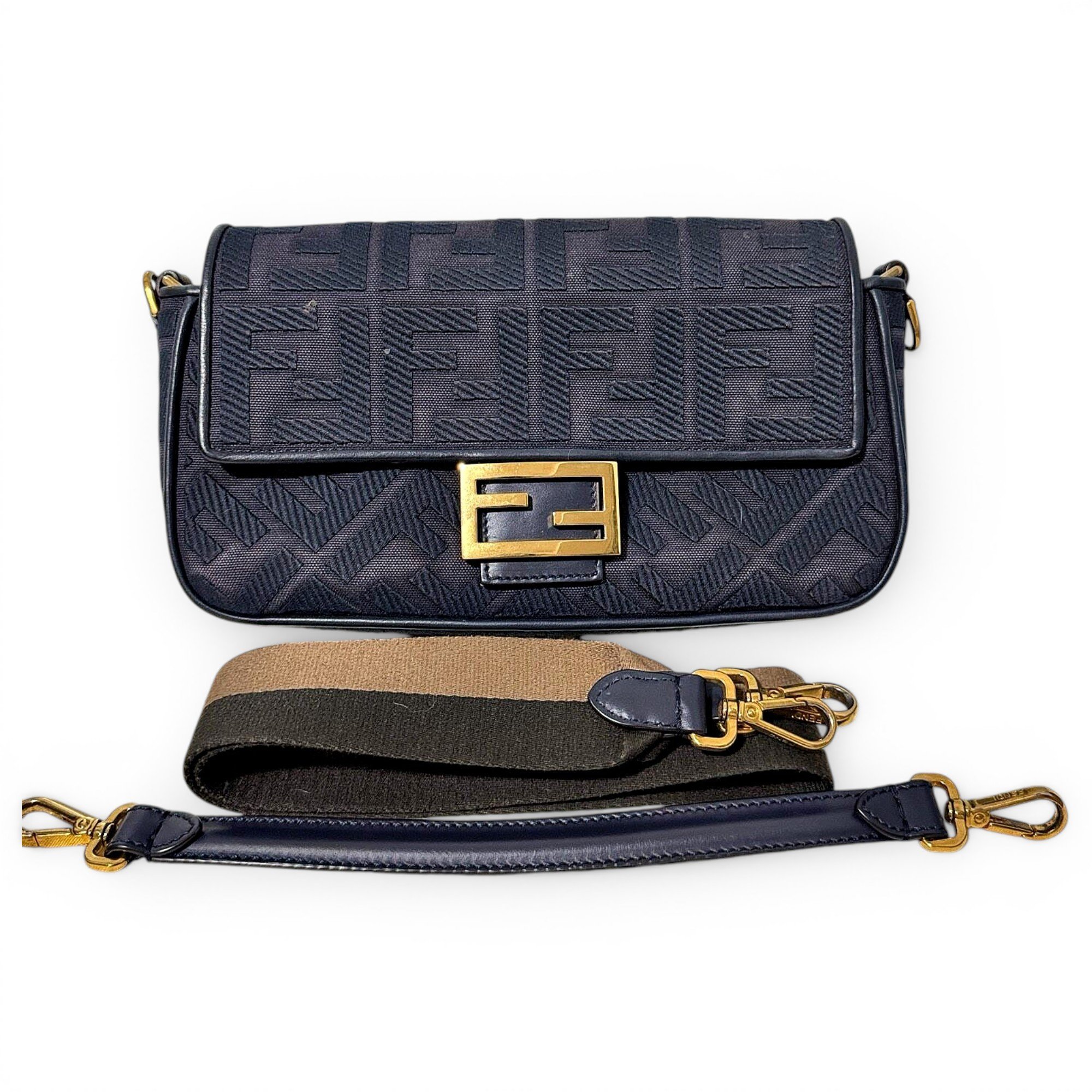 Baguette cloth handbag