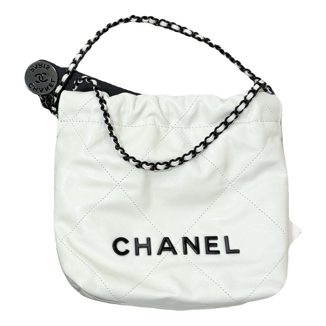 Chanel 22 leather handbag