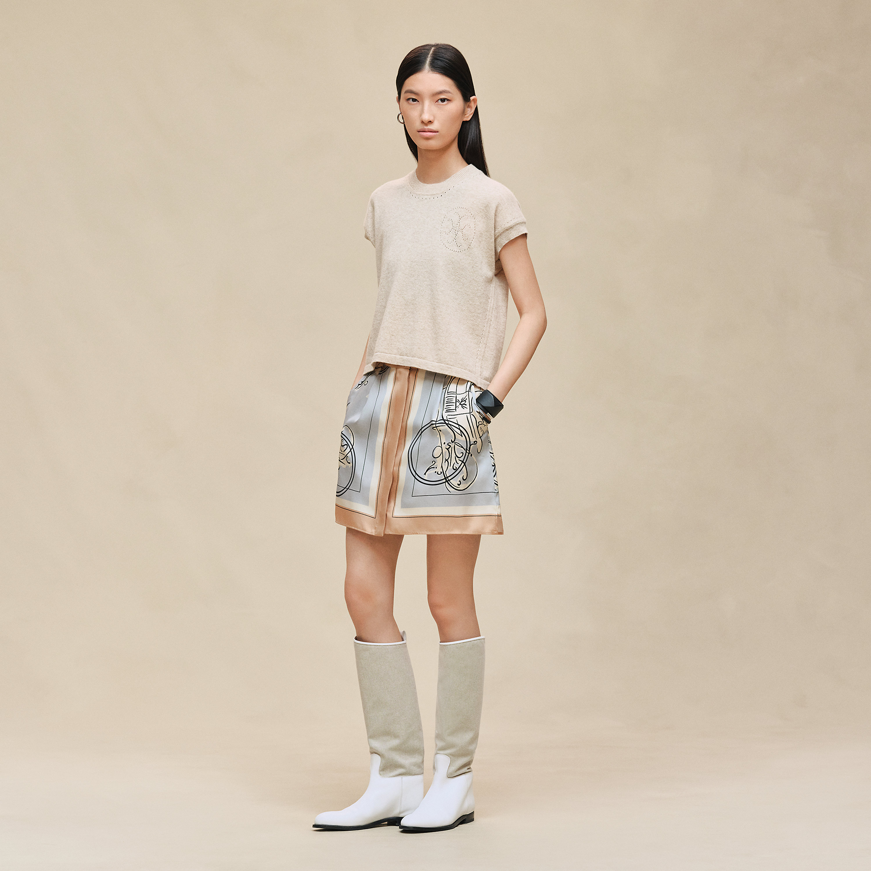 Short-sleeve sweater