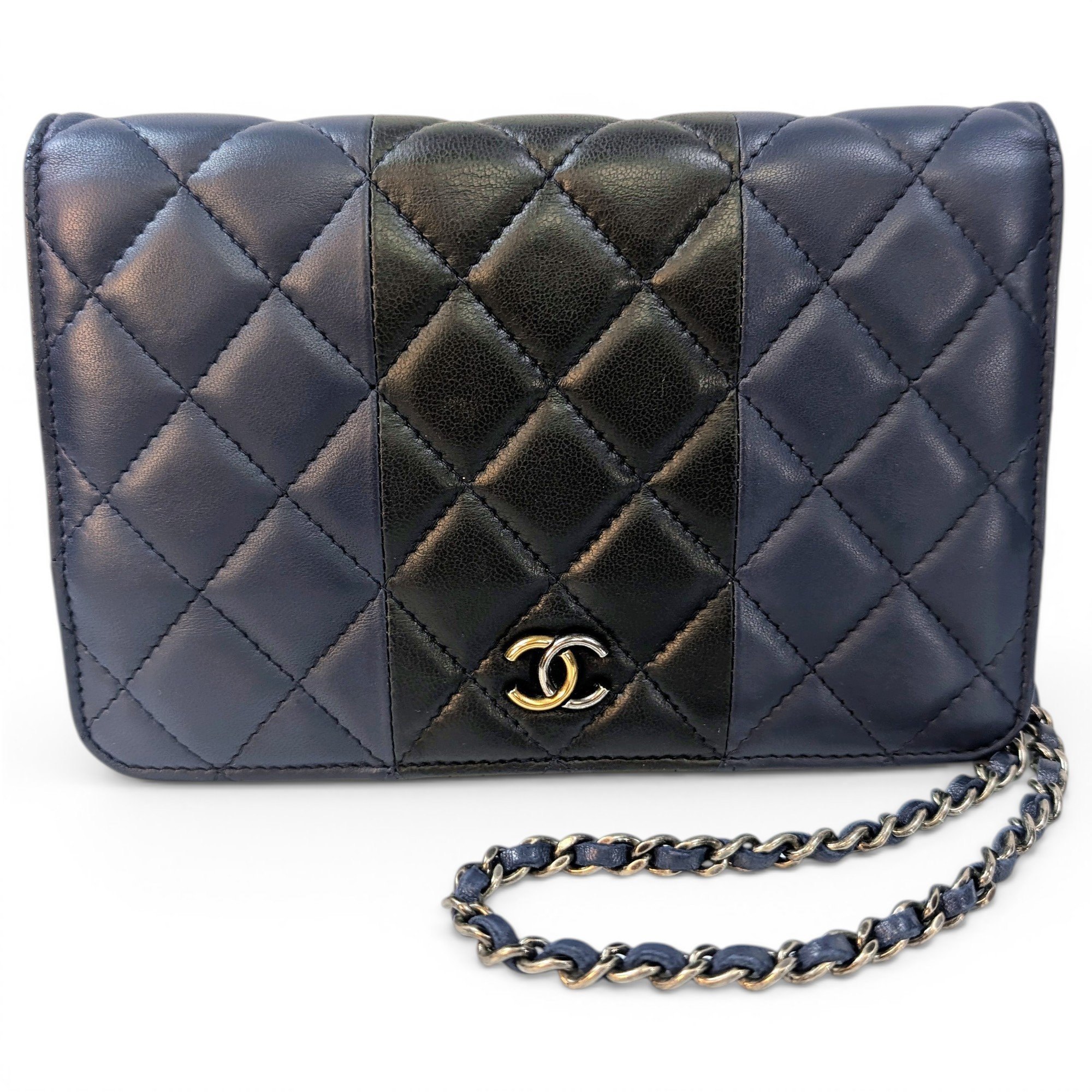 Wallet On Chain Timeless/Classique leather crossbody bag