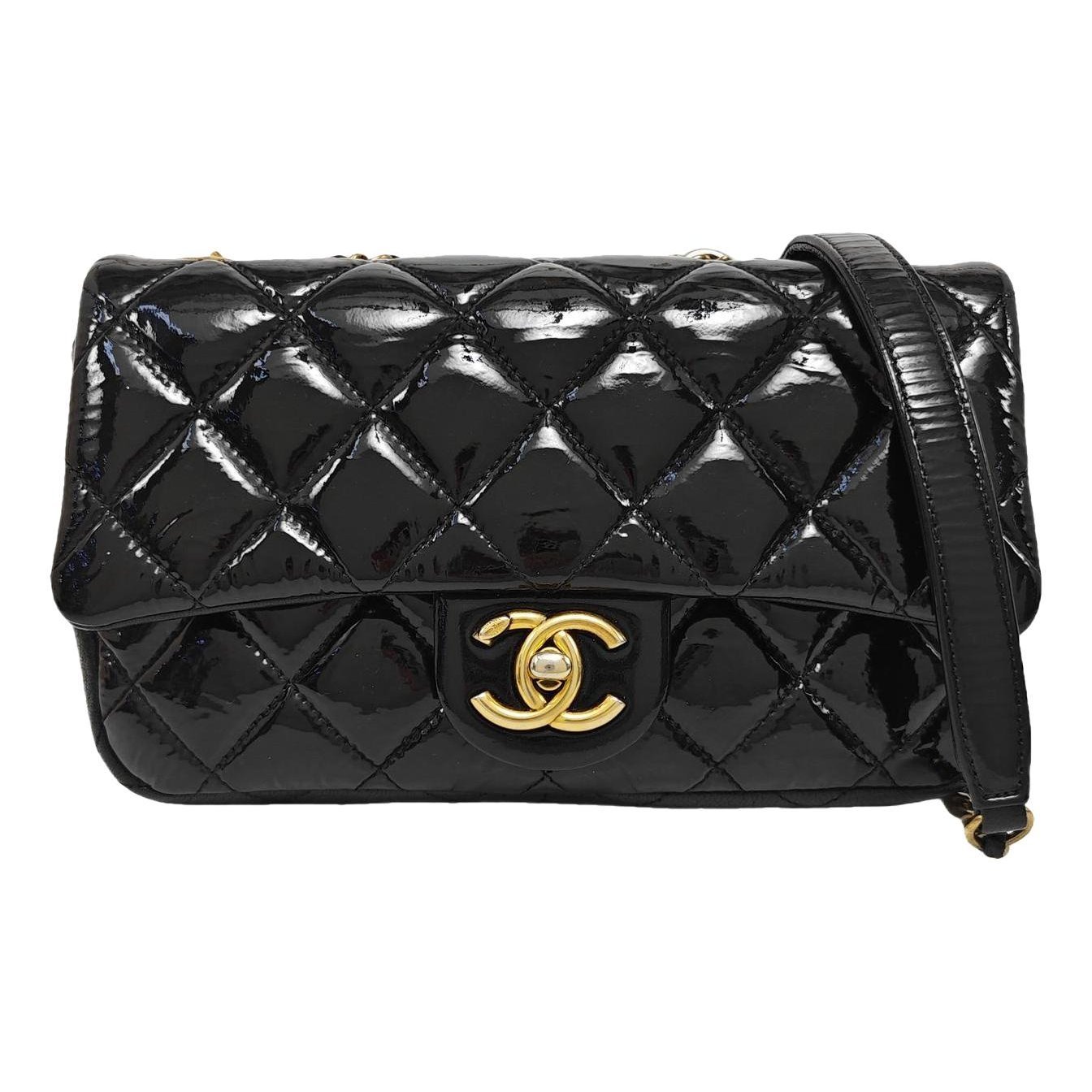 Timeless/Classique patent leather handbag
