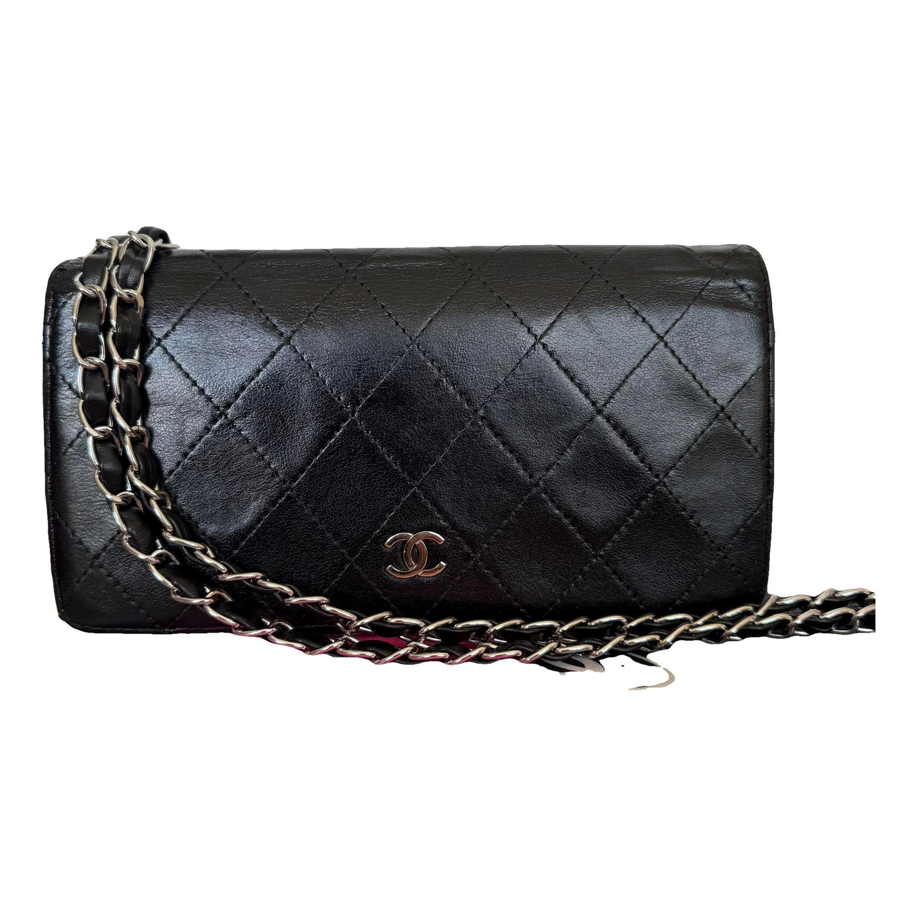 Wallet On Chain Timeless/Classique leather crossbody bag