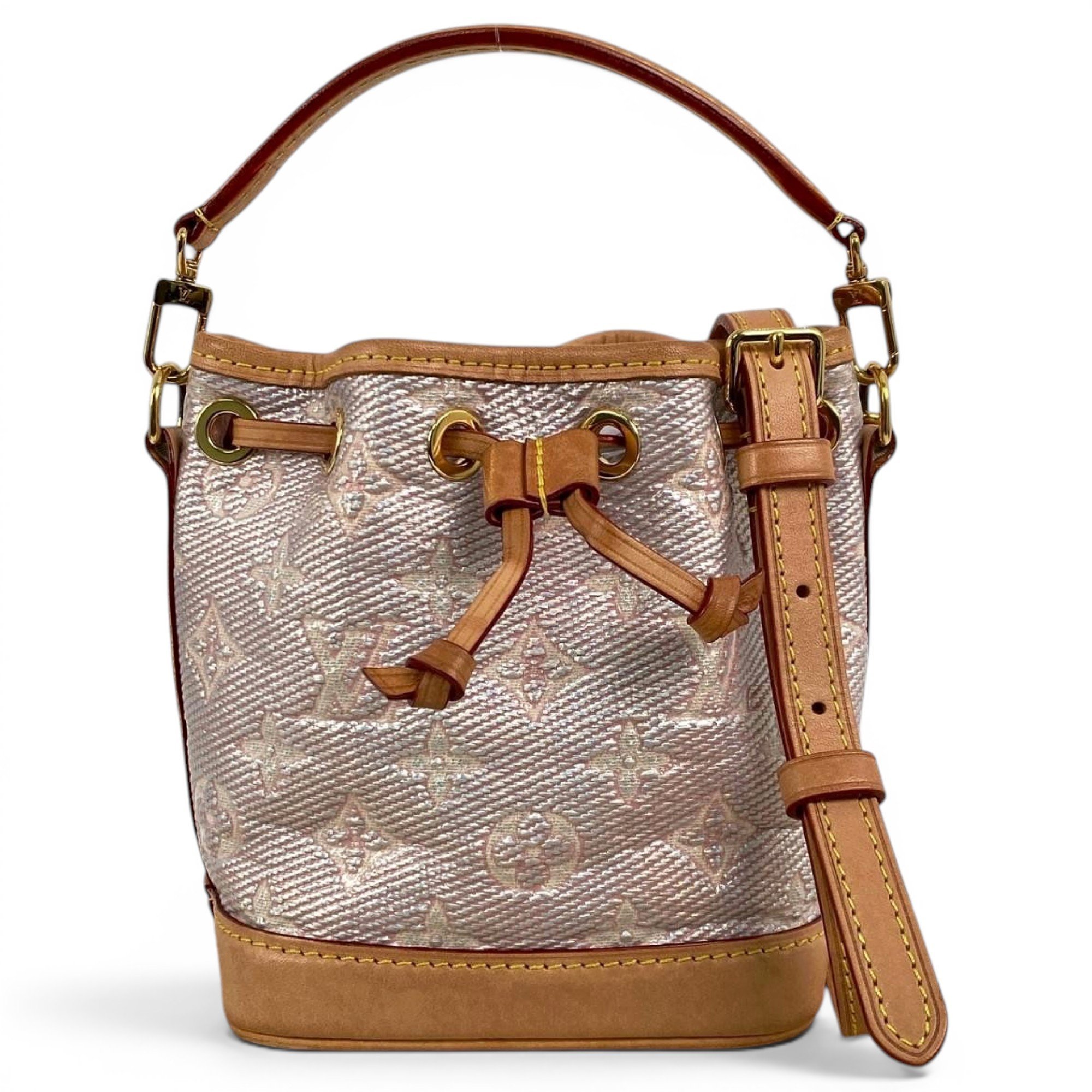 Nano Noé patent leather handbag