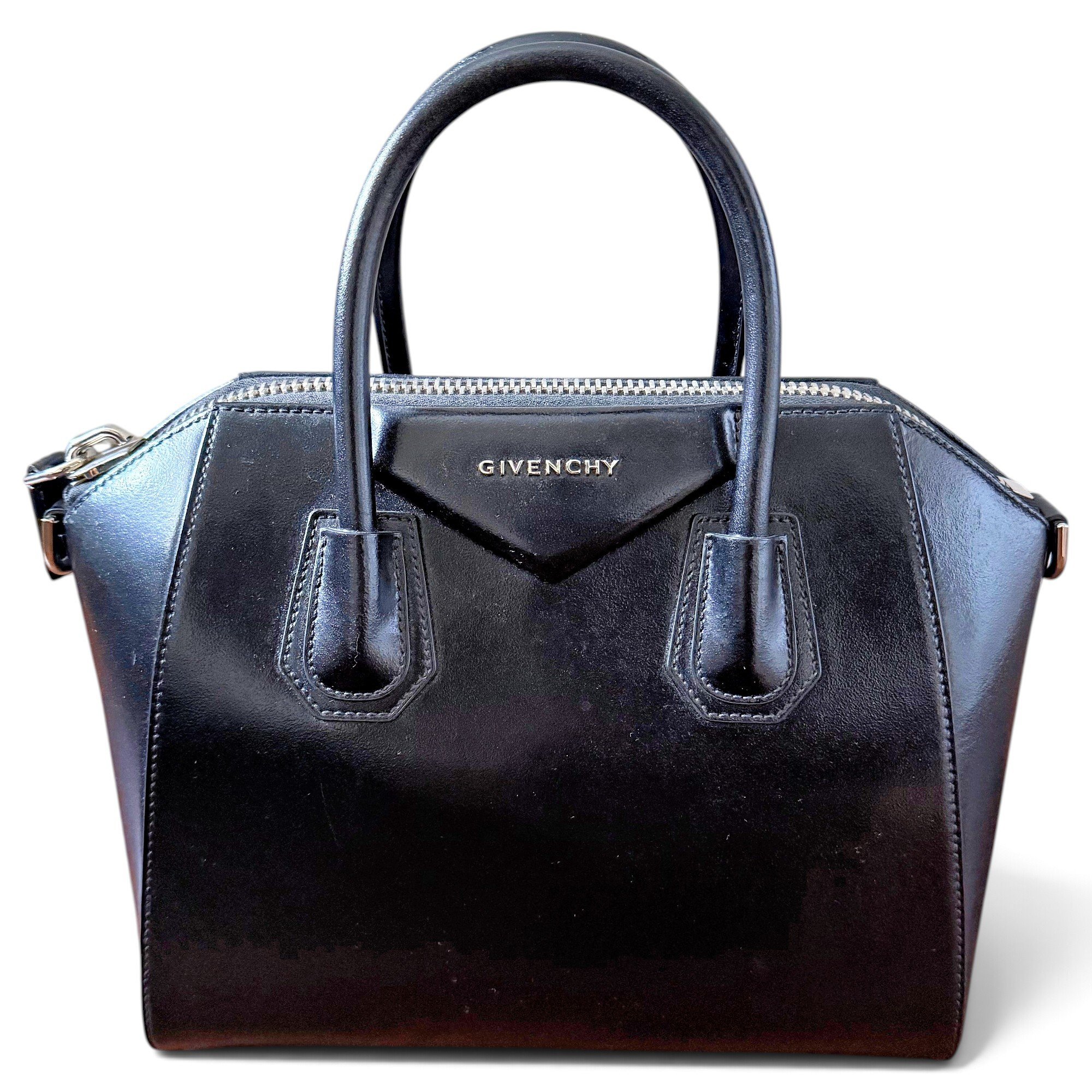 Antigona leather handbag