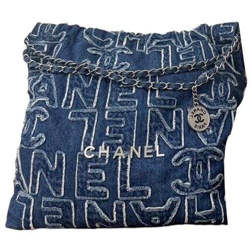 Chanel 22 handbag