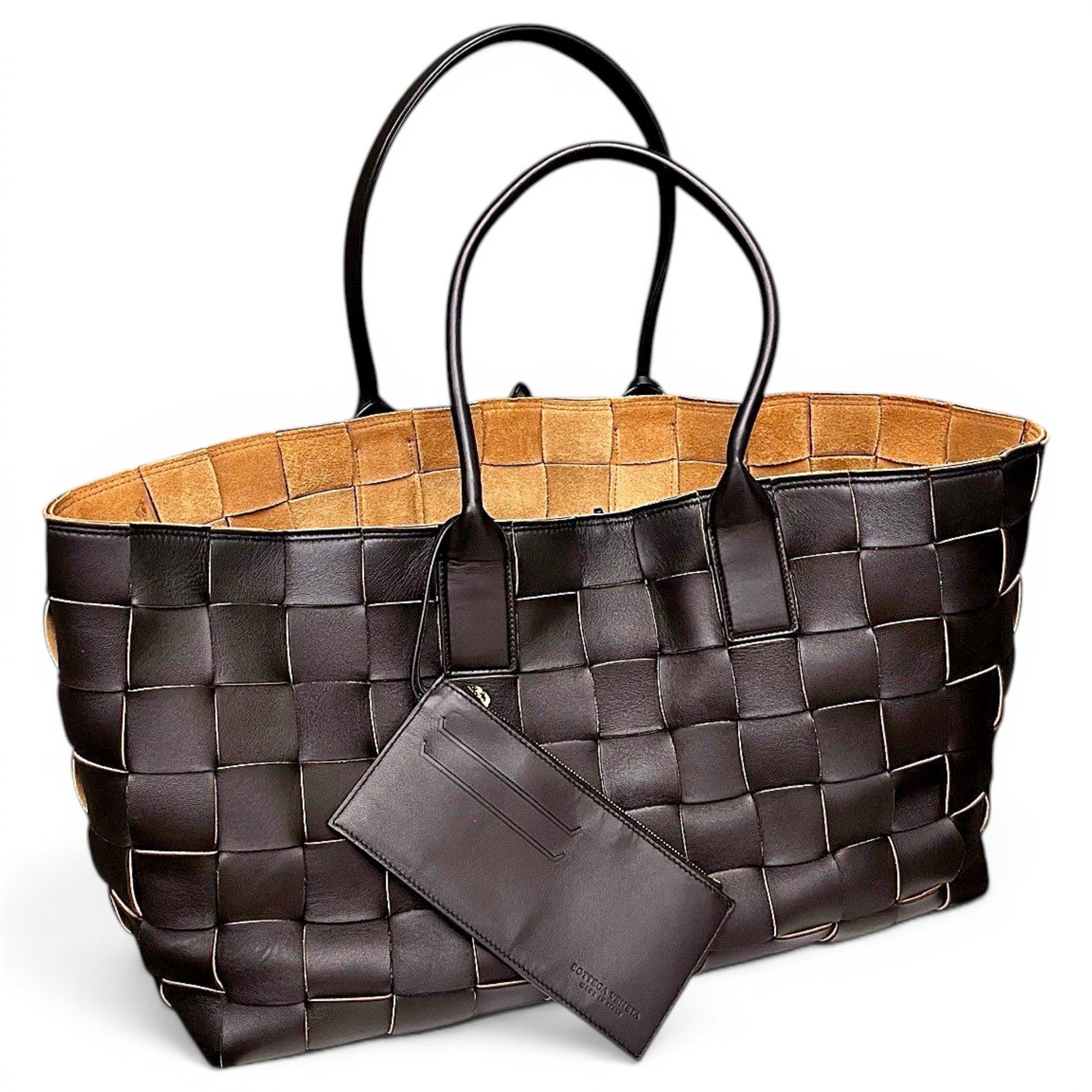 Leather handbag