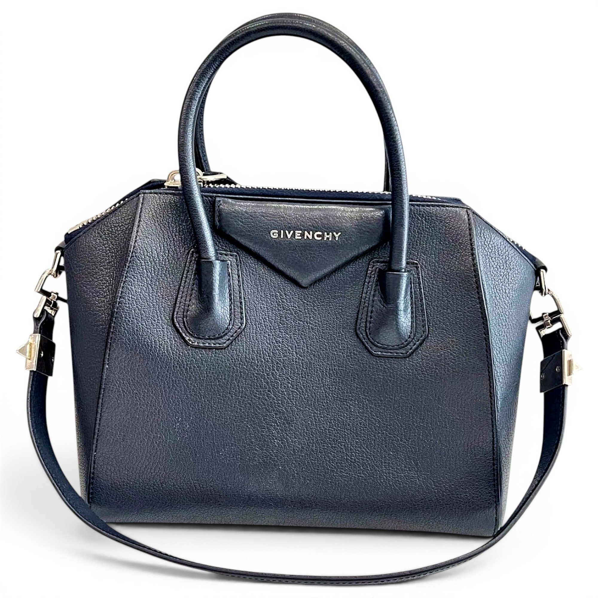 Antigona leather handbag